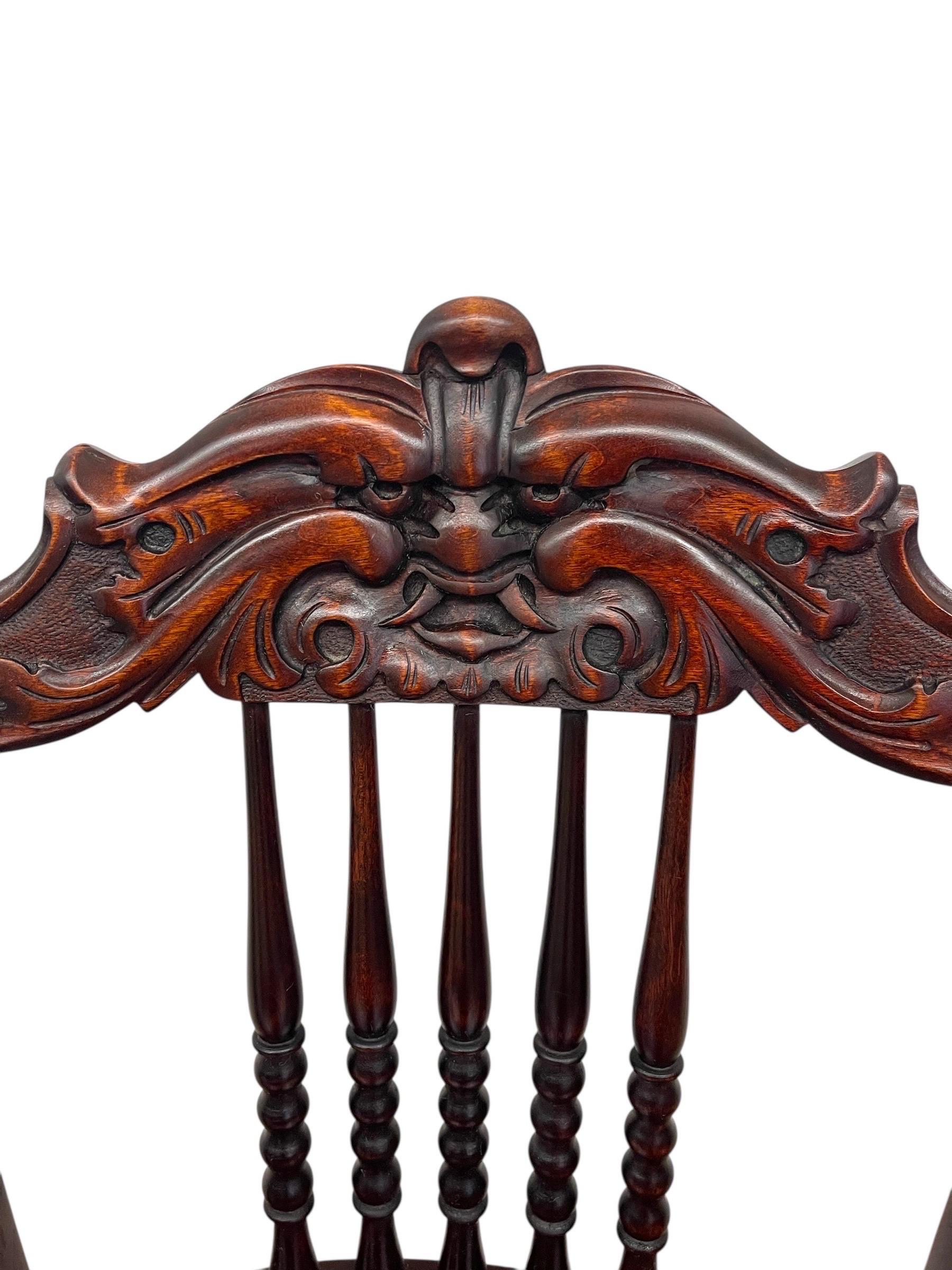 Ancienne chaise à accoudoirs en chêne sculpté Northwind ou Greene & Greene, accoudoirs Paw en vente 9