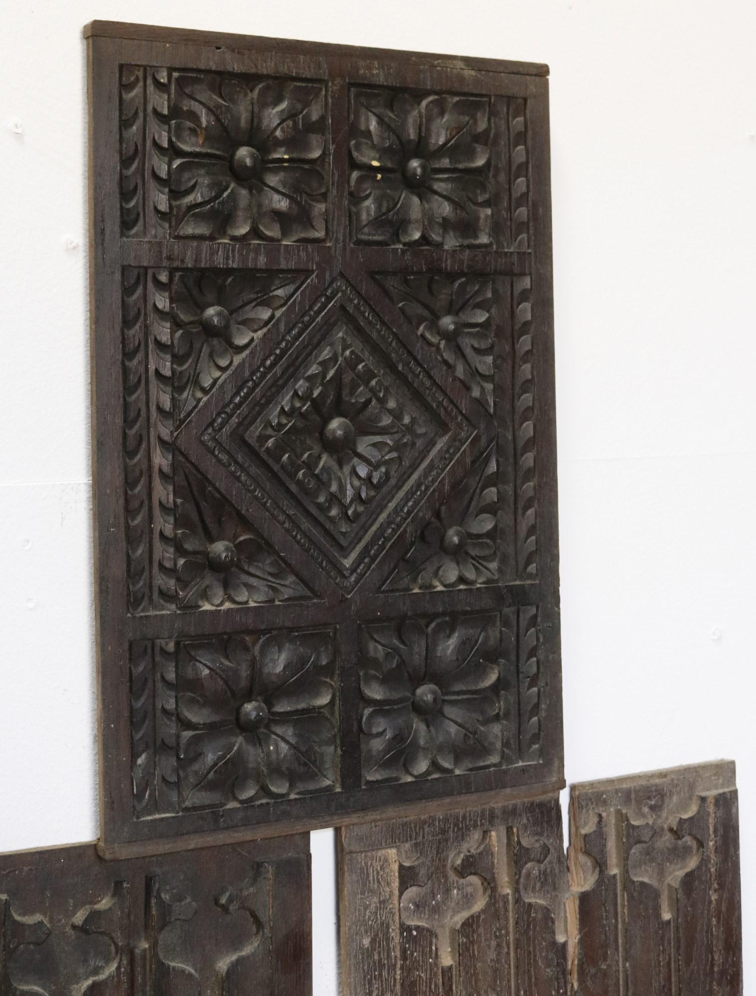 Antique Carved Oak Panelling In Fair Condition In Wormelow, Herefordshire