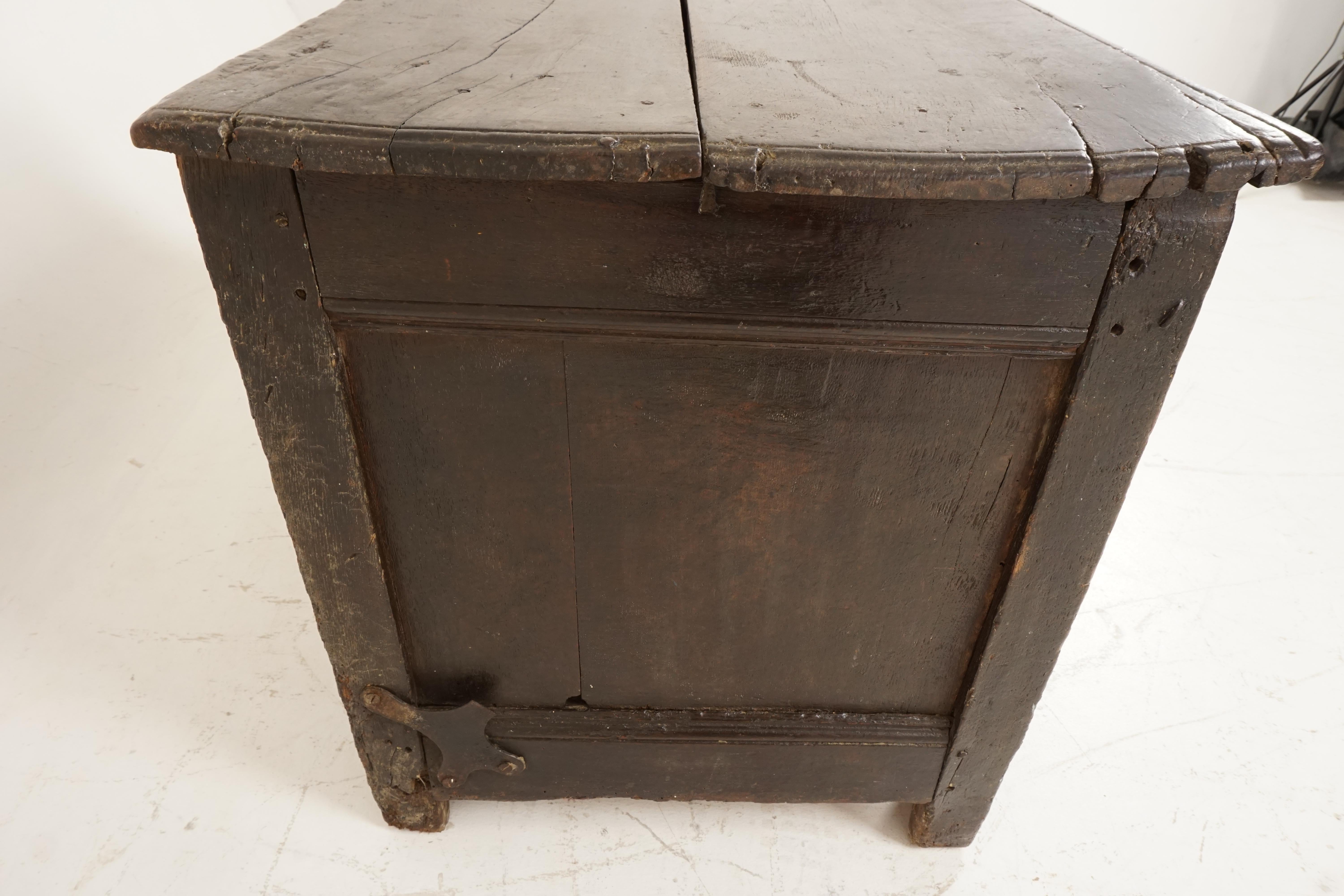 Antique Carved Oak Plank Coffer, 18th Century, Blanket Box, Trunk, 1770s, H148 In Good Condition In Vancouver, BC