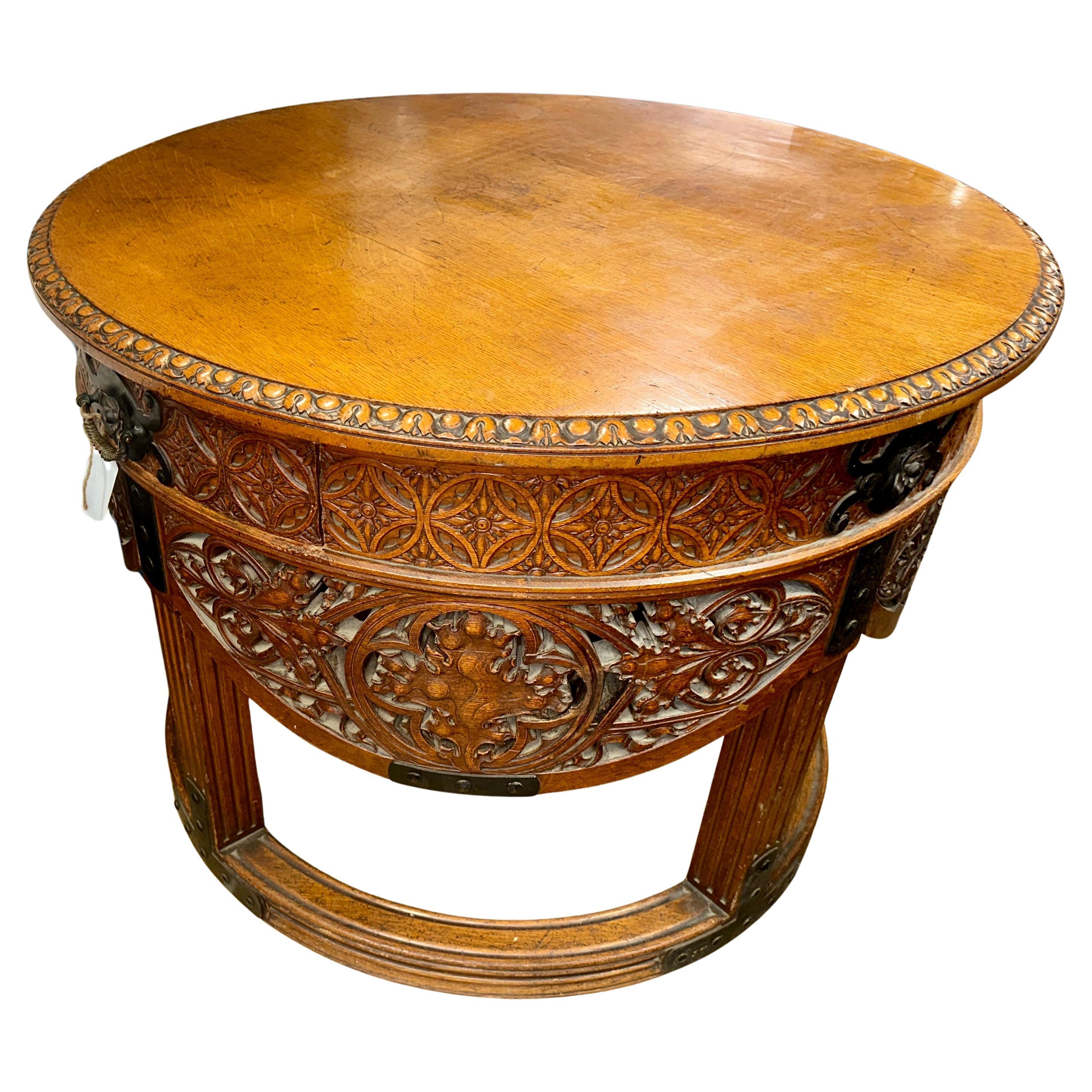 Mesa antigua de ROBLE tallado