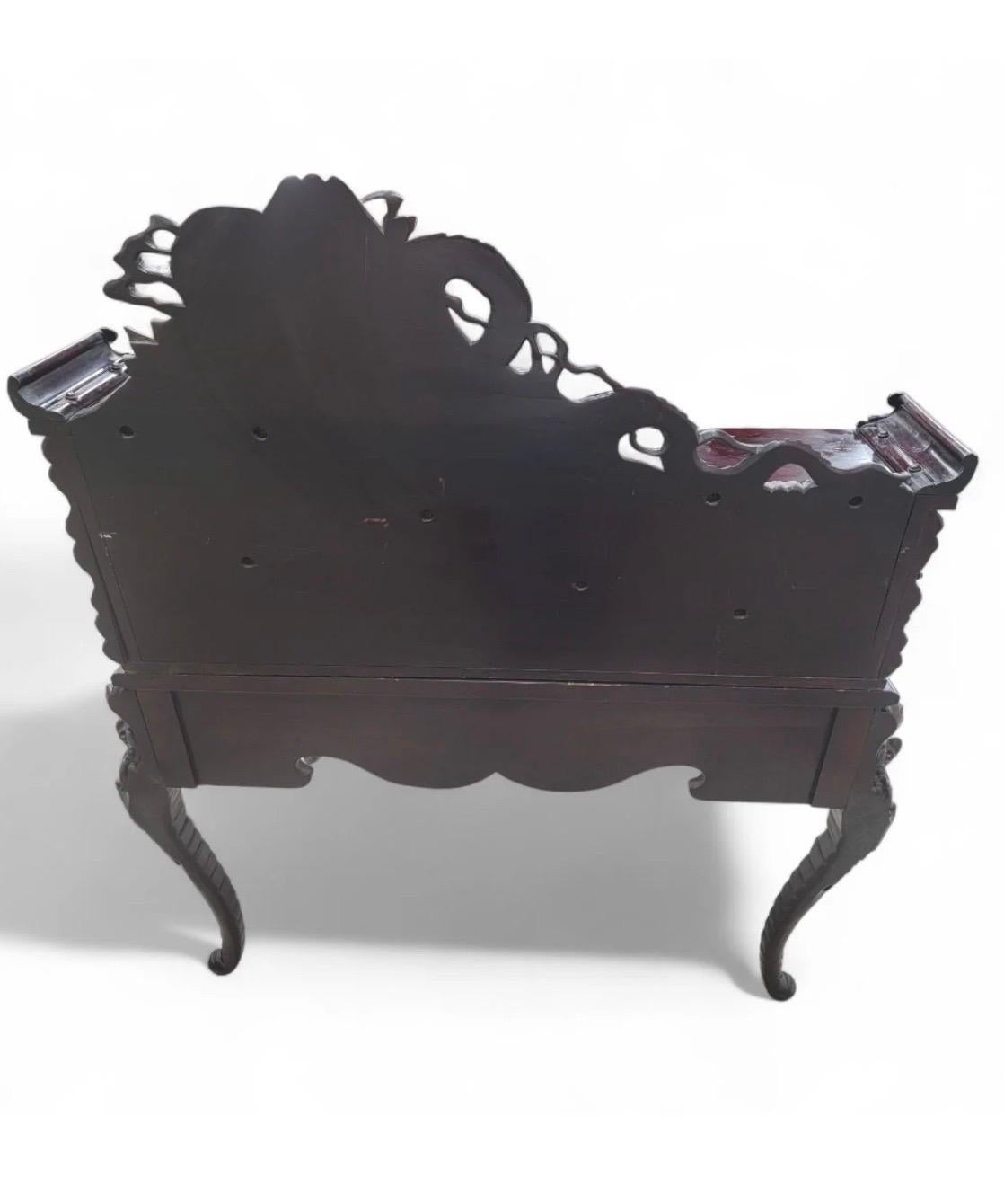 Antiguo juego de escritorio y silla de palisandro duro de exportación japonés tallado y ornamentado en venta 3