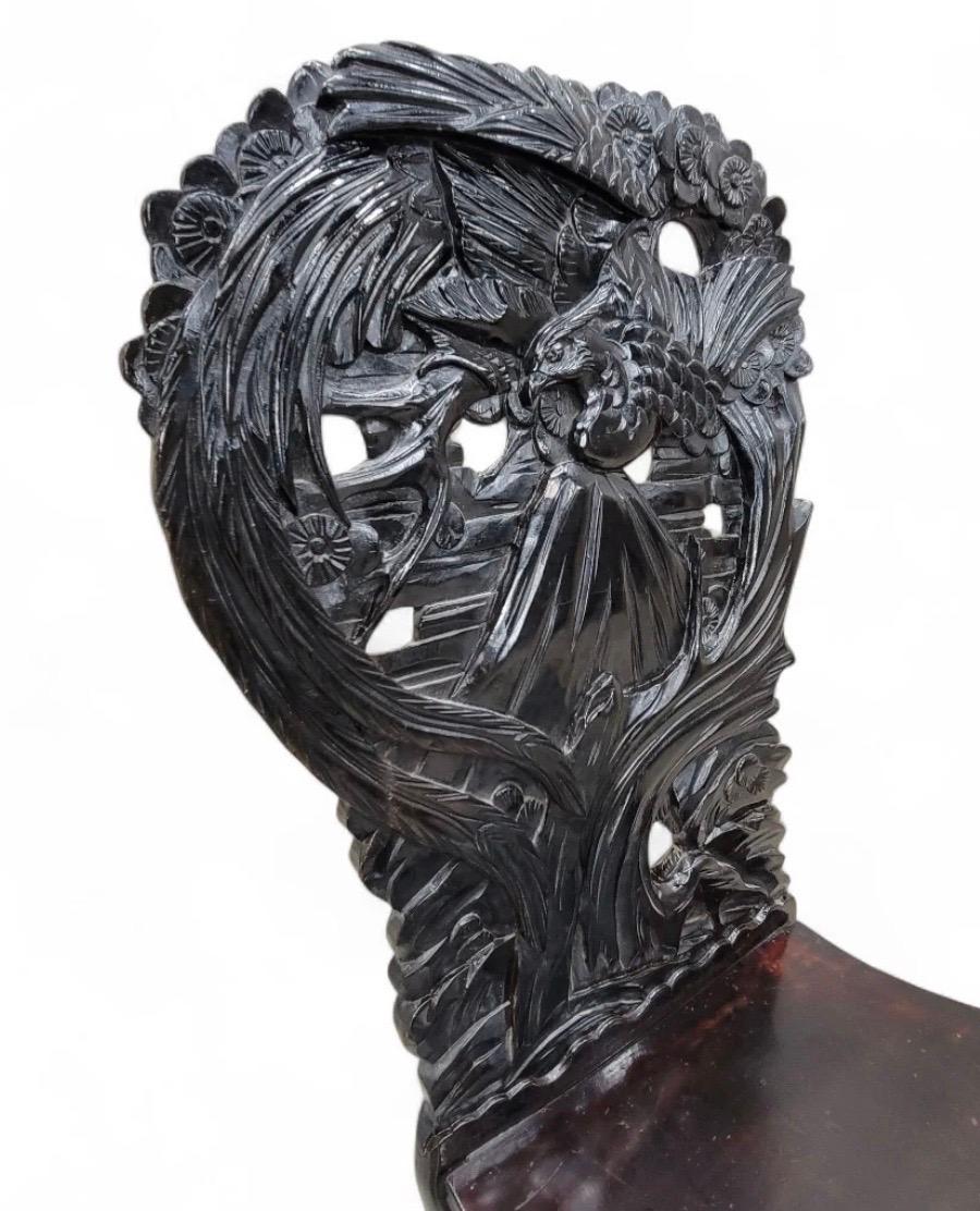 Antiguo juego de escritorio y silla de palisandro duro de exportación japonés tallado y ornamentado Tallado en venta