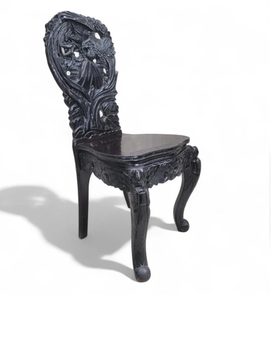 Antiguo juego de escritorio y silla de palisandro duro de exportación japonés tallado y ornamentado en Bueno estado para la venta en Chicago, IL