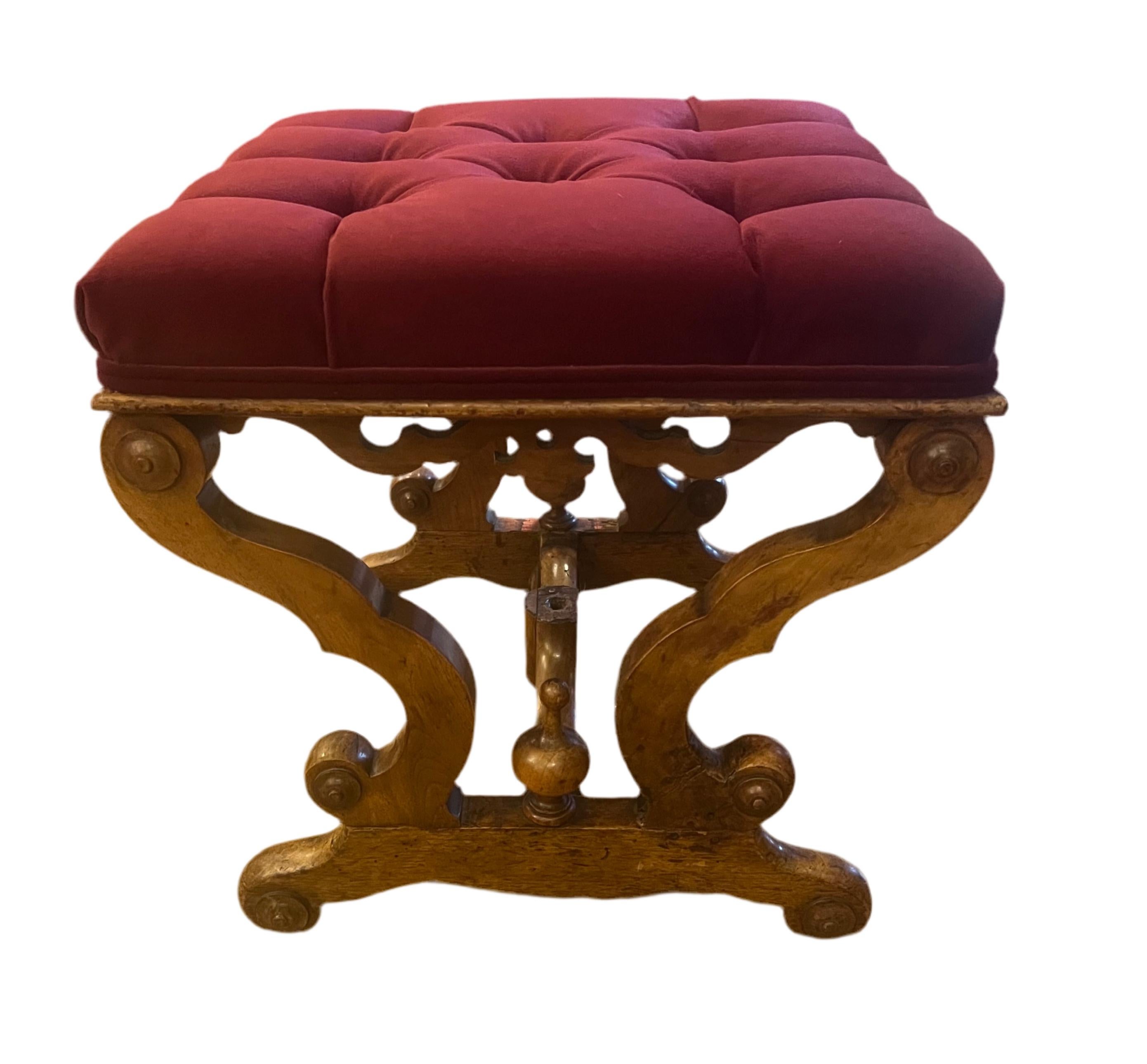 Antique Carved Ornate Tufted Ottoman Newly Upholstered Reupholstered in Velvet In Good Condition For Sale In Chicago, IL