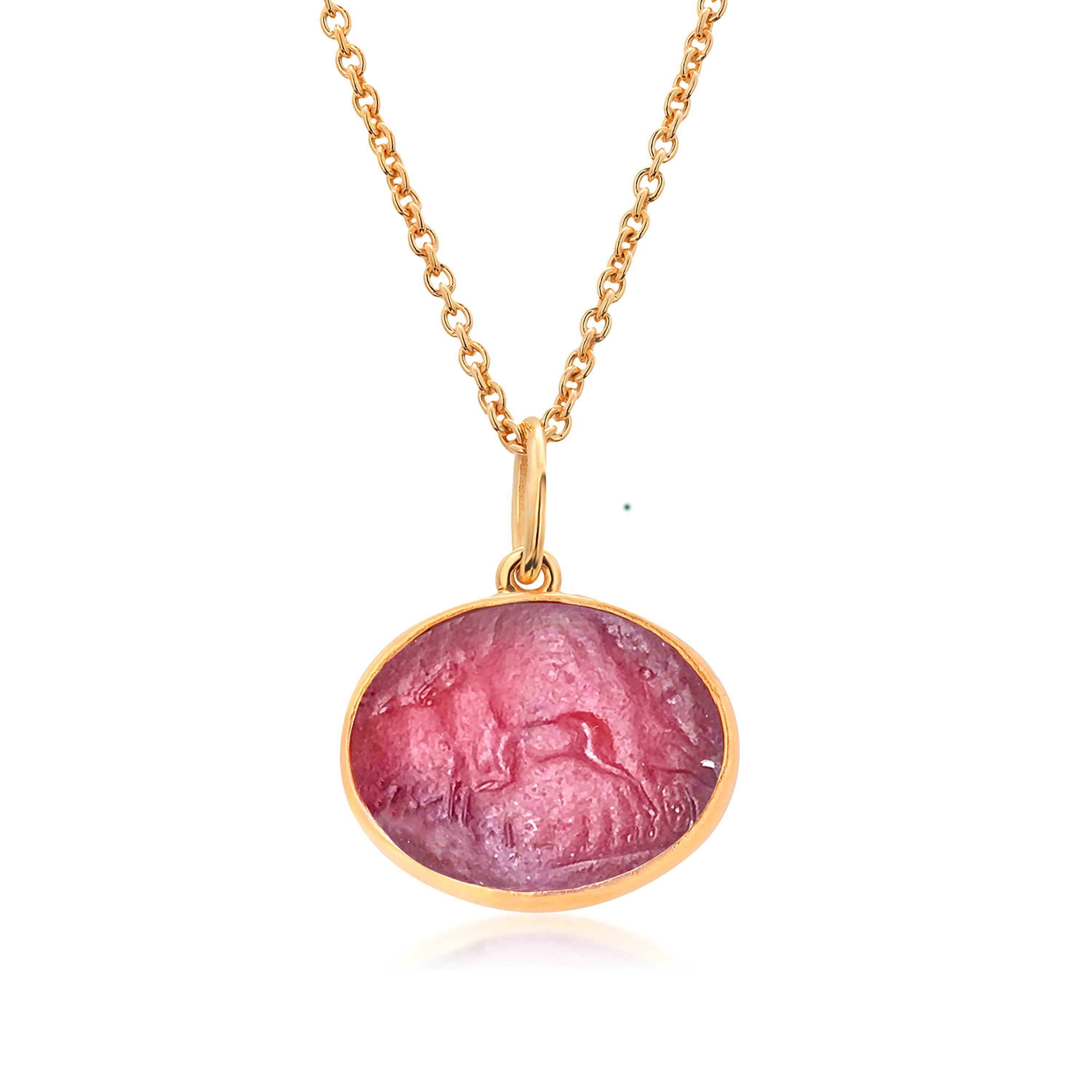 Antique Carved Oval Carnelian Intaglio Depicting a Deer Yellow Gold Pendant In Good Condition In New York, NY