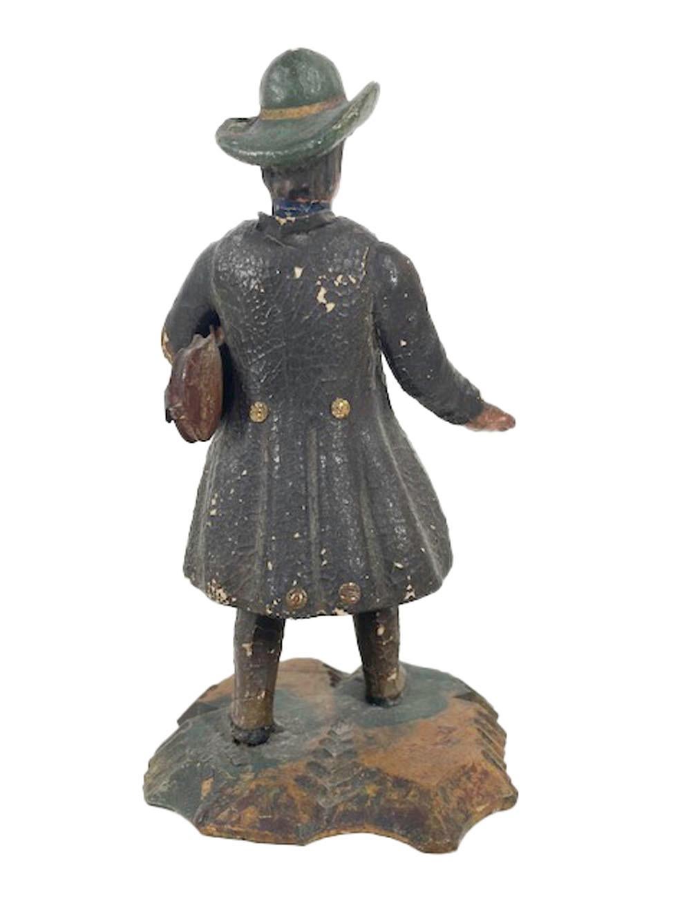 Forêt-Noire Antiquité - Troubadour ou ménestrel sculpté et peint, figure de nodder avec un violon en vente