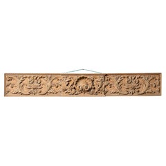 Panneau mural antique en pin sculpté à frise et coquille festonnée