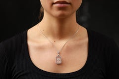Pendentif antique en cristal de roche sculpté, diamant et filigrane en platine