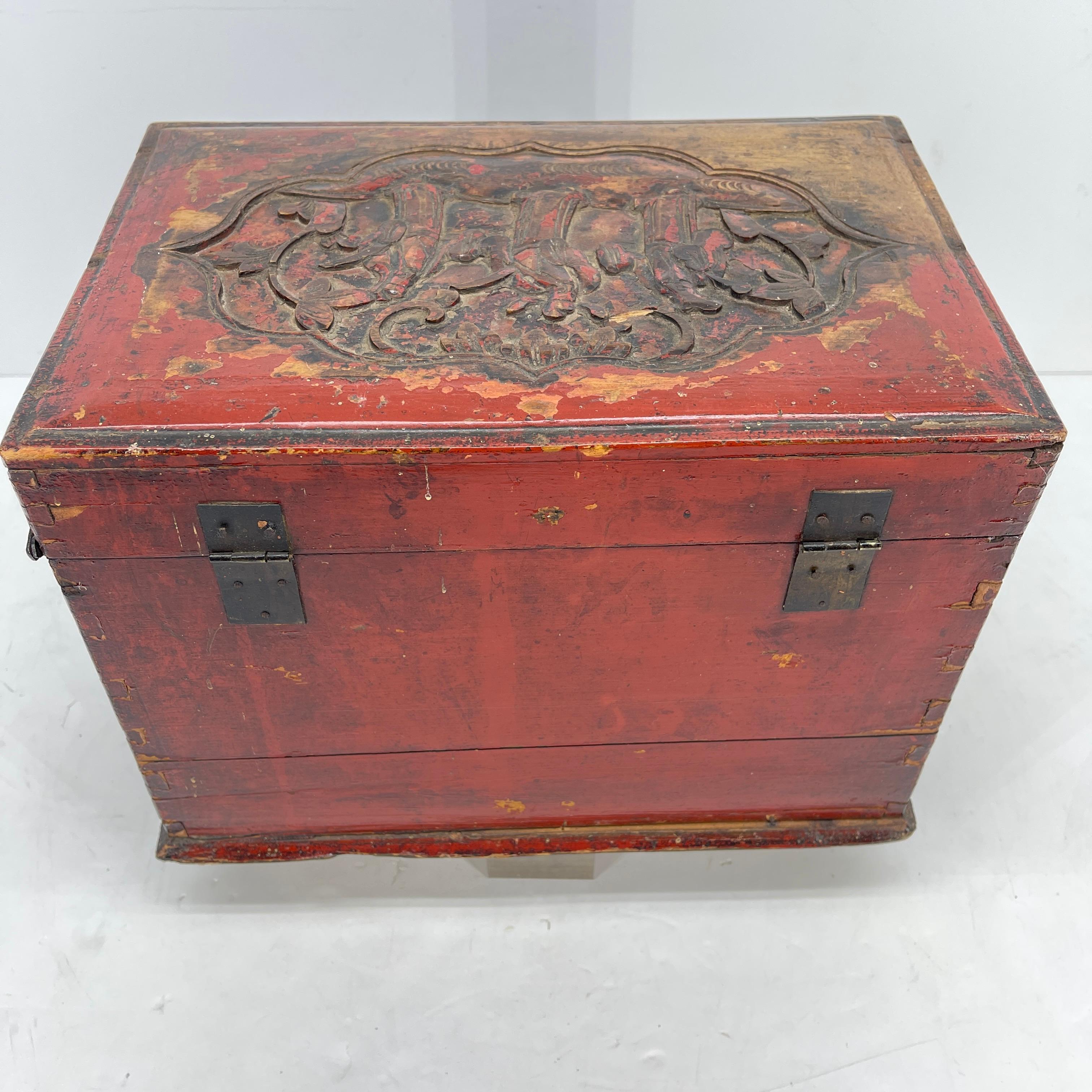Wood Antique Chinese Carved Red Lacquer Jewelry Collectibles Box
