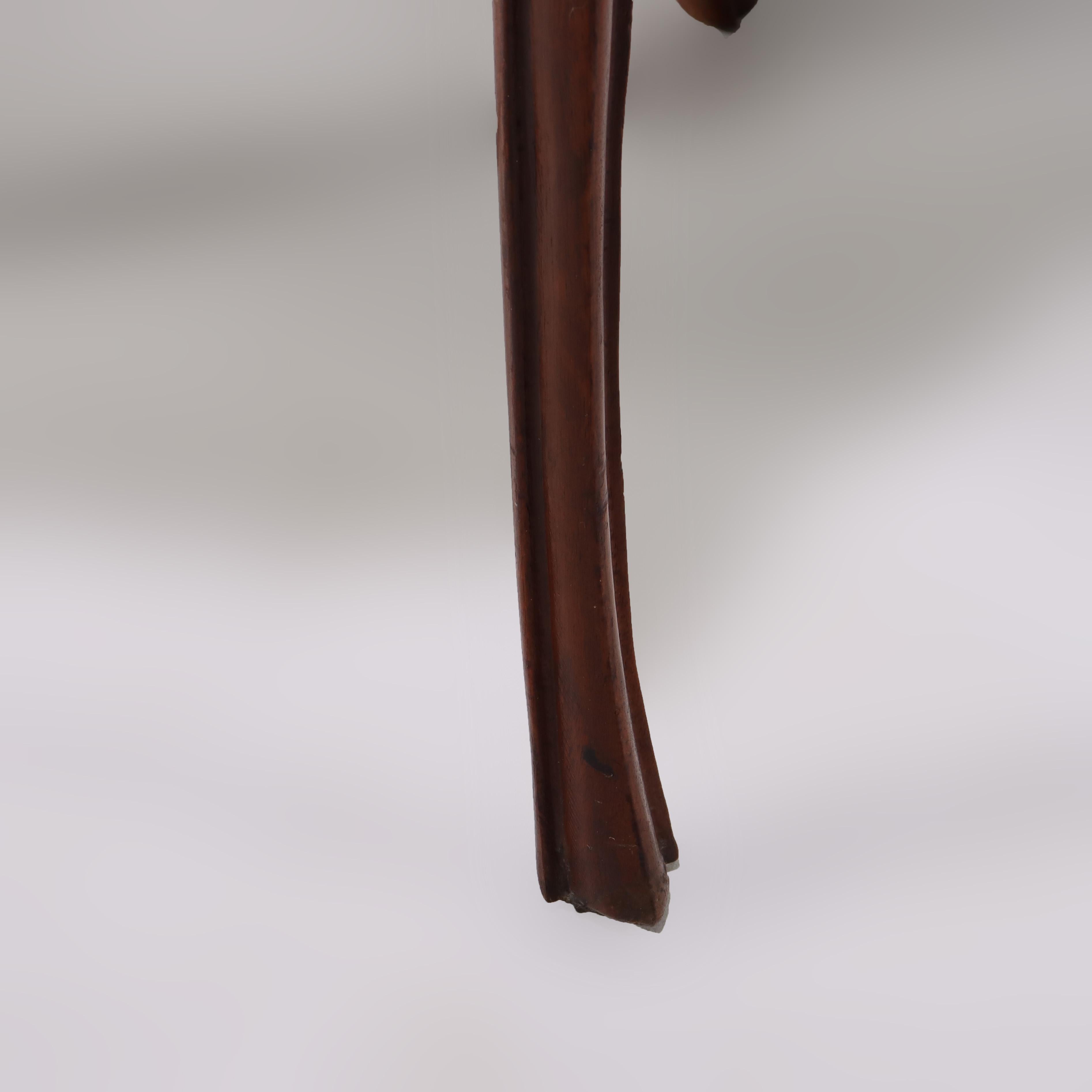 Ancienne table ovale sculptée en bois de rose et marqueterie avec plateau en verre C1920 en vente 4