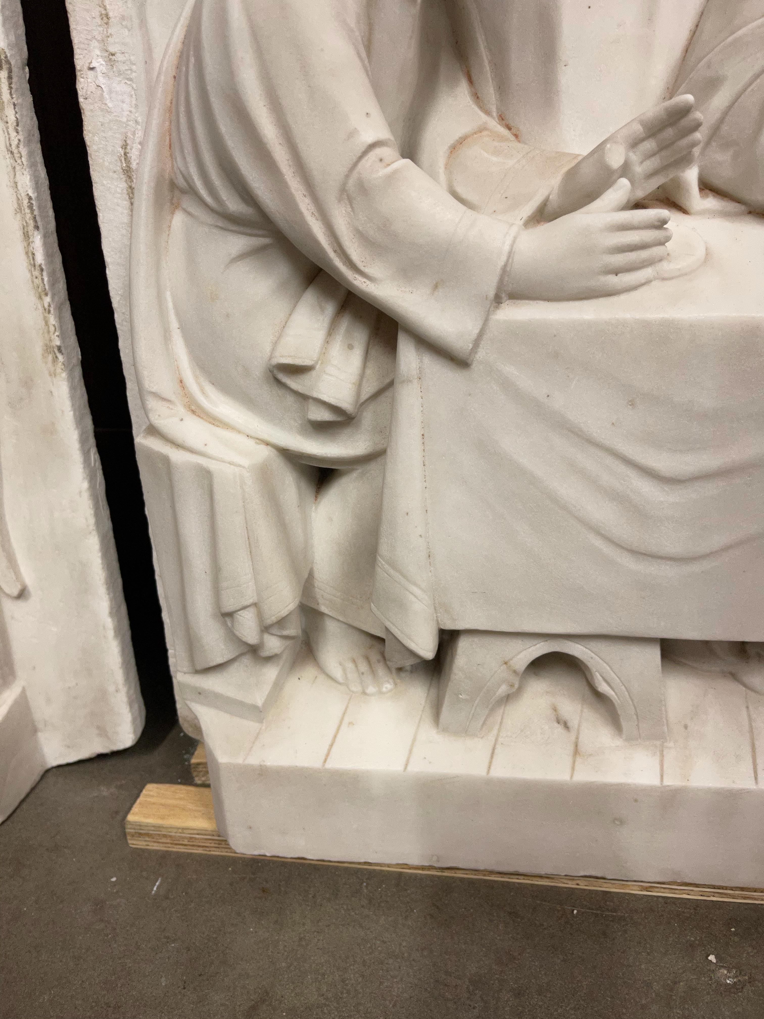 Antique Carved Set of Marble Plaques, Jesus Christ at the Supper at Emmaus In Good Condition In Lisse, NL