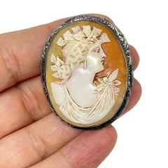 Spilla in argento sterling con cammeo antico intagliato in conchiglia raffigurante donne greche o romane