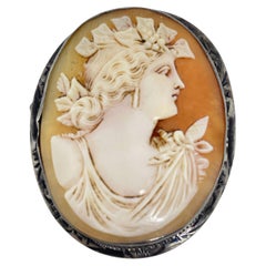 Spilla in argento sterling con cammeo antico intagliato in conchiglia raffigurante donne greche o romane