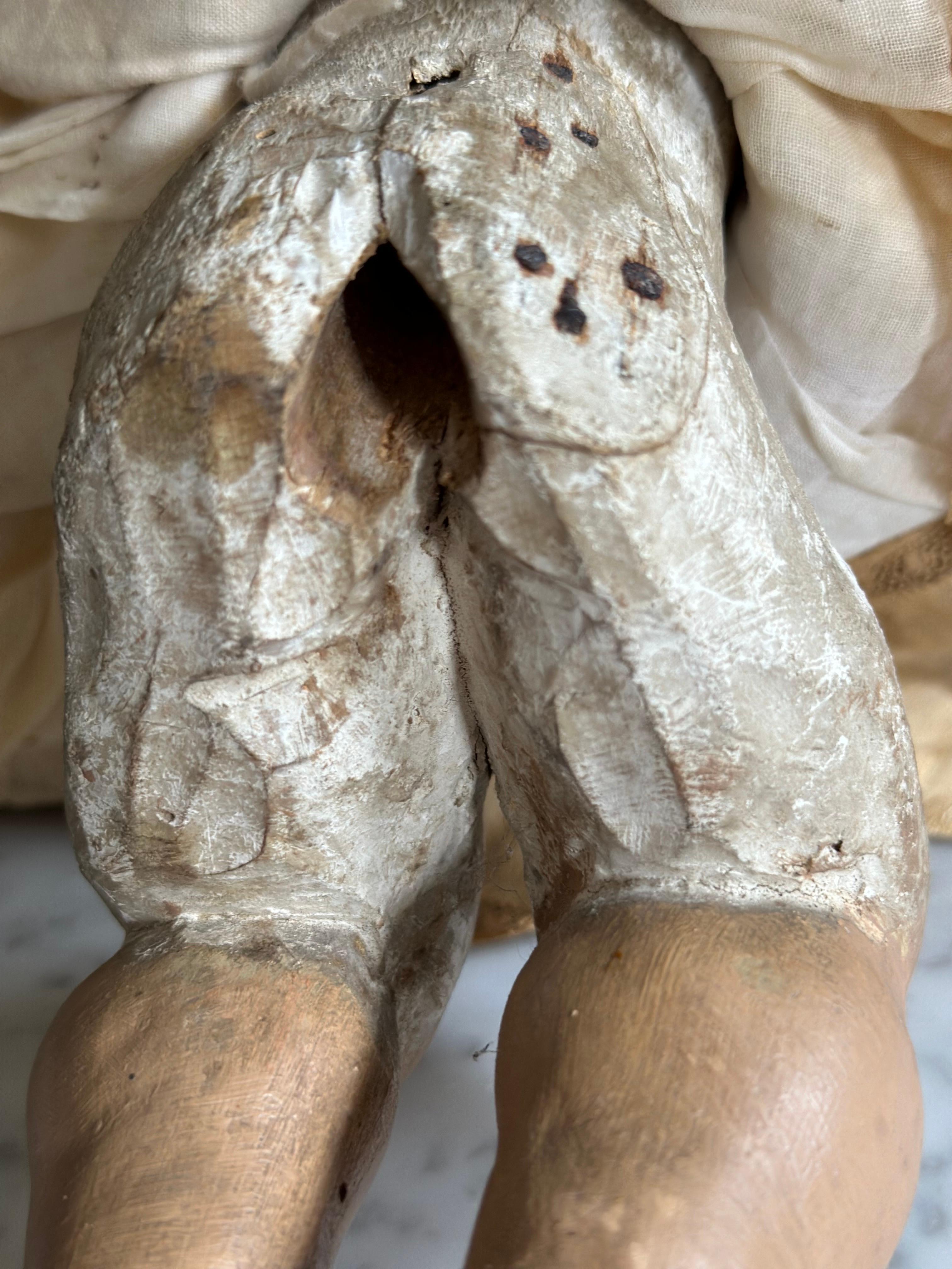Peint à la main Figurine ancienne sculptée, Circa 1800 - Child Child en vente