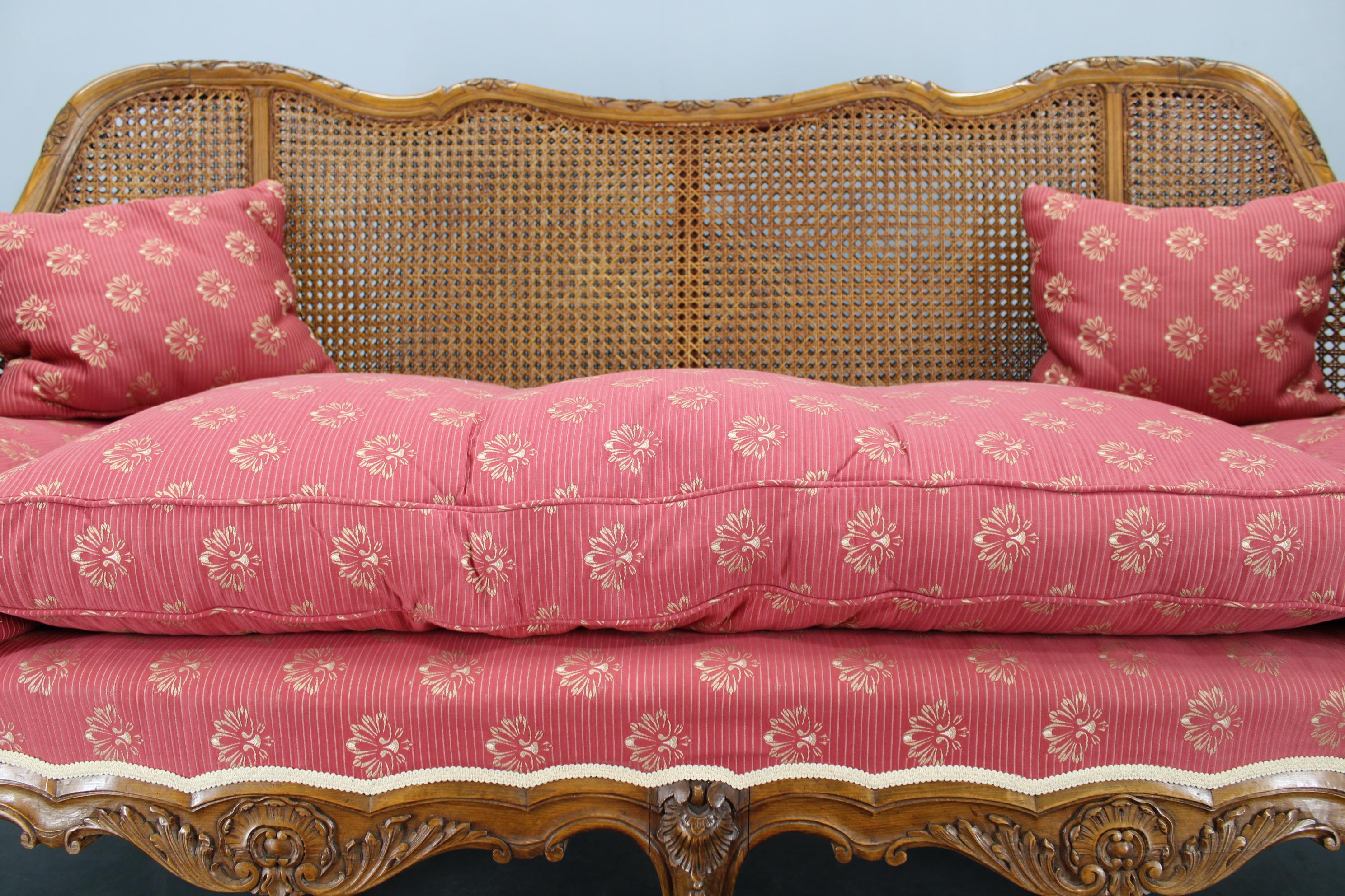 Antique Carved Sofa with Cane Sides , Czechoslovakia In condizioni buone in vendita a Praha, CZ