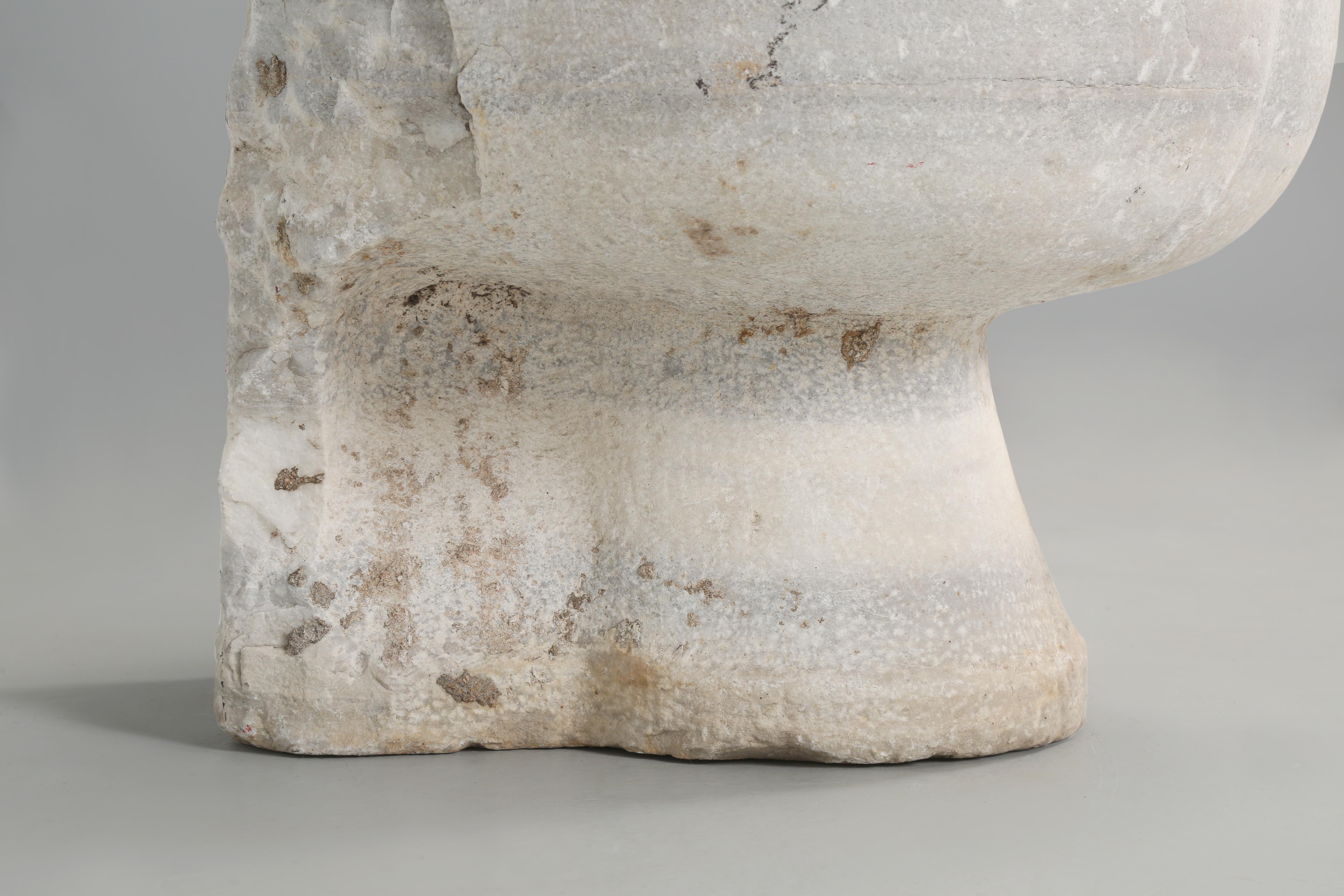 Antiker geschnitzter massiver Marmor Waschbeckenblock, Waschbecken aus der Mittelmeerregion im Angebot 4