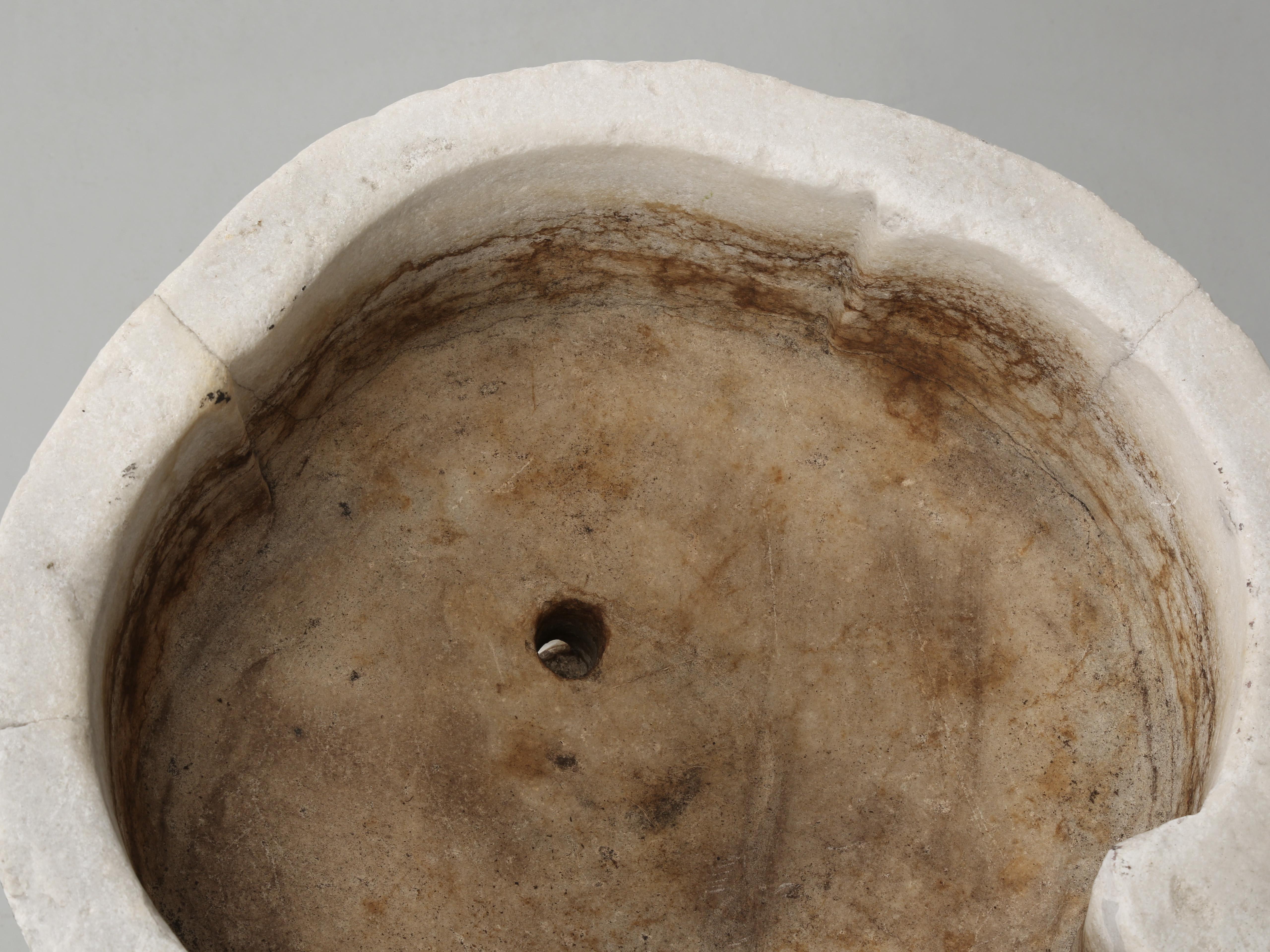 Antiker geschnitzter massiver Marmor Waschbeckenblock, Waschbecken aus der Mittelmeerregion im Angebot 2