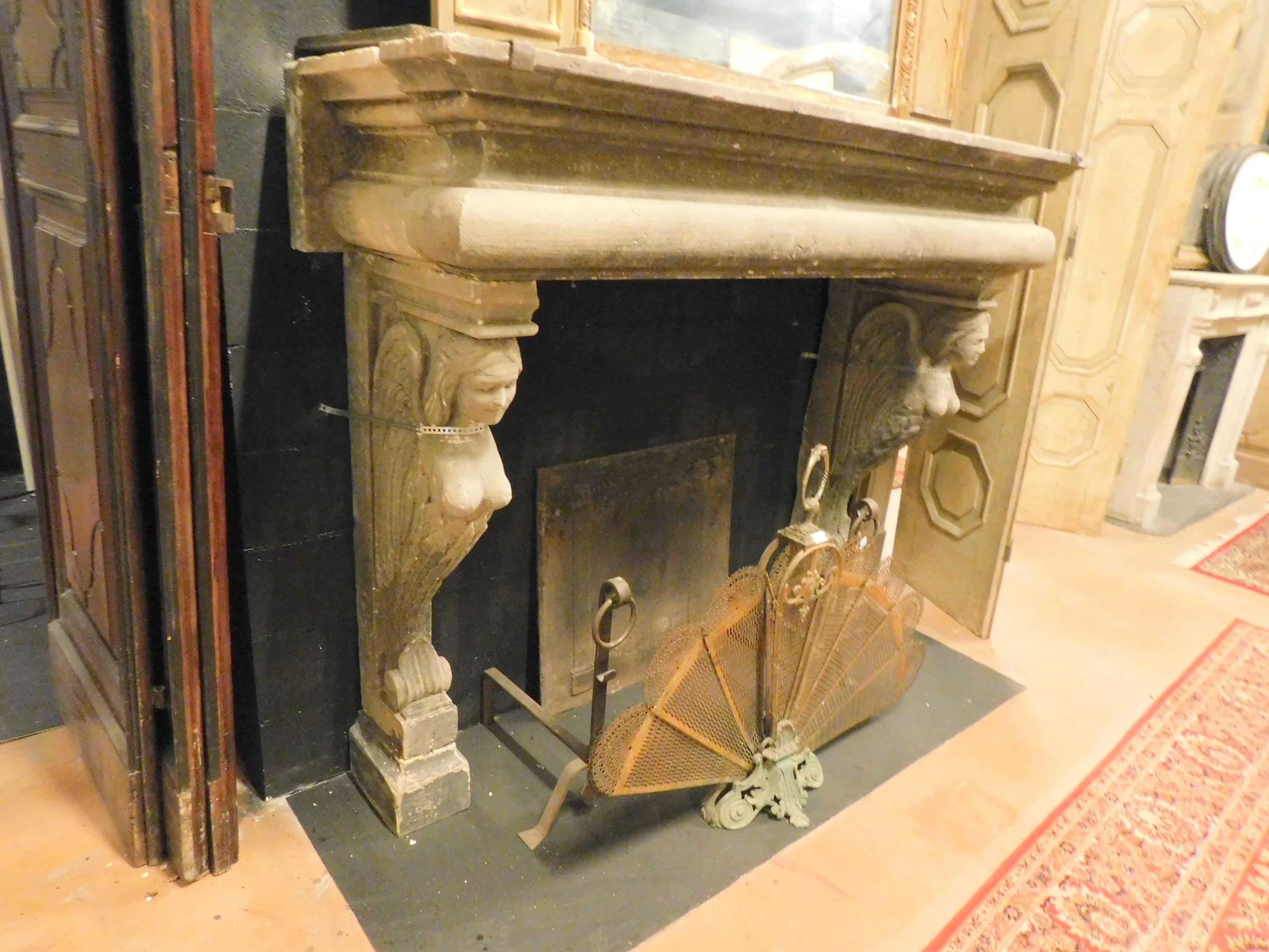 Antique Carved Stone Fireplace, Winged Caryatids, Large and Richly, 1800, Italy In Good Condition In Cuneo, Italy (CN)