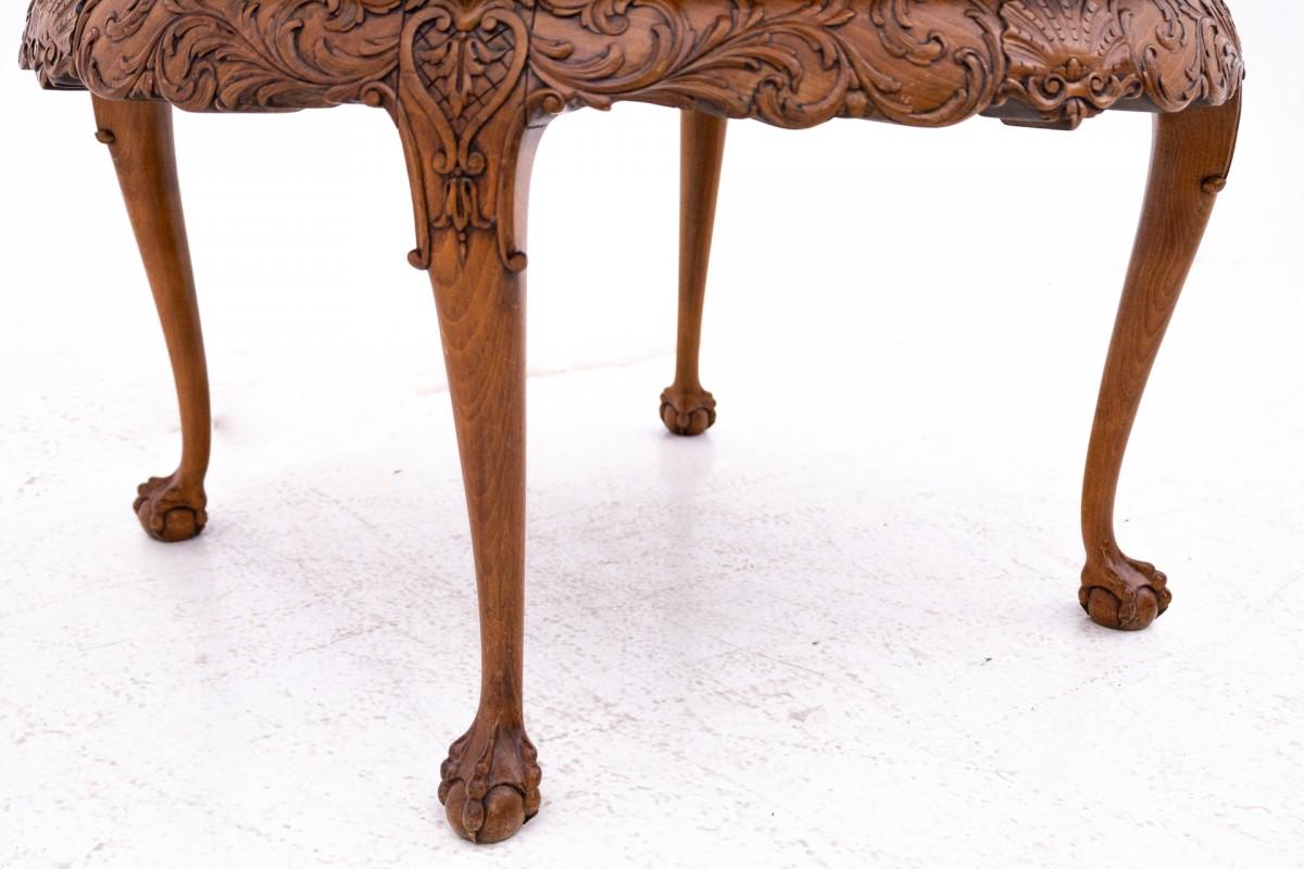 Table ancienne sculptée, Europe occidentale, vers 1910. en vente 1