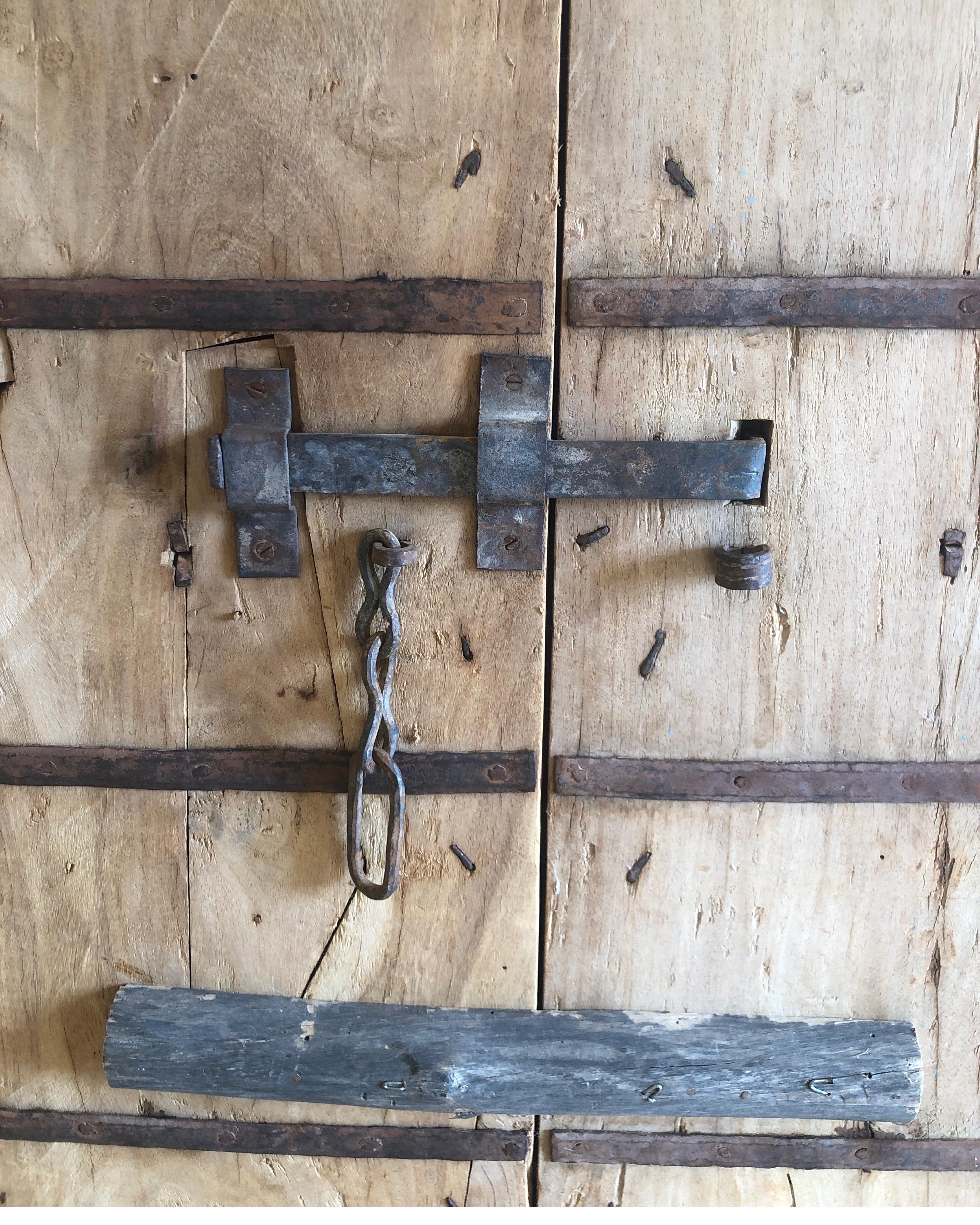 Antique Carved Teak Wood Indian Door/Gate For Sale 1