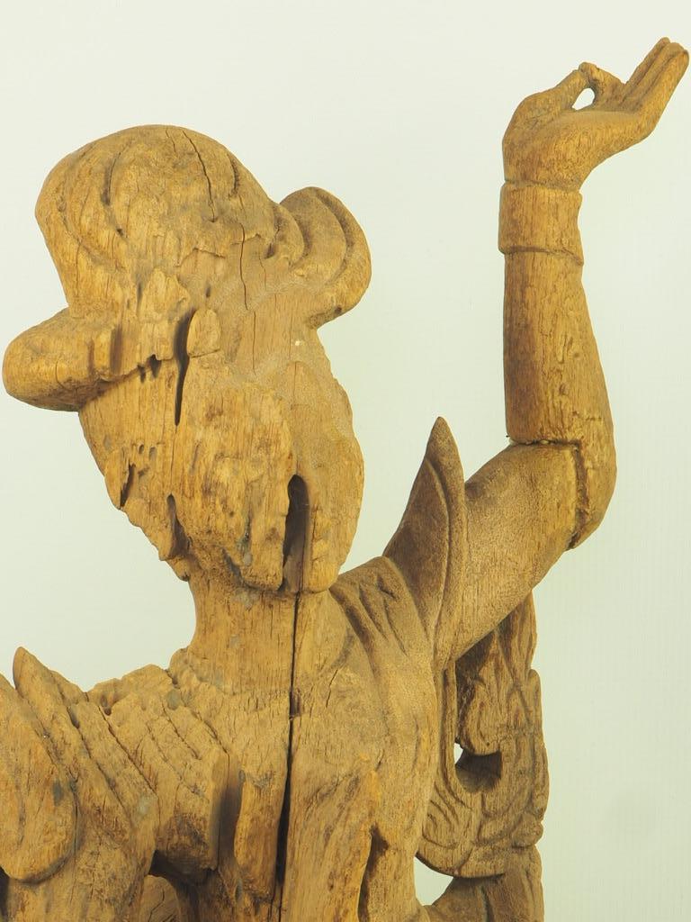 Antiquité - Sculpture thaïlandaise en bois sculpté représentant une Dancing Apsara 1