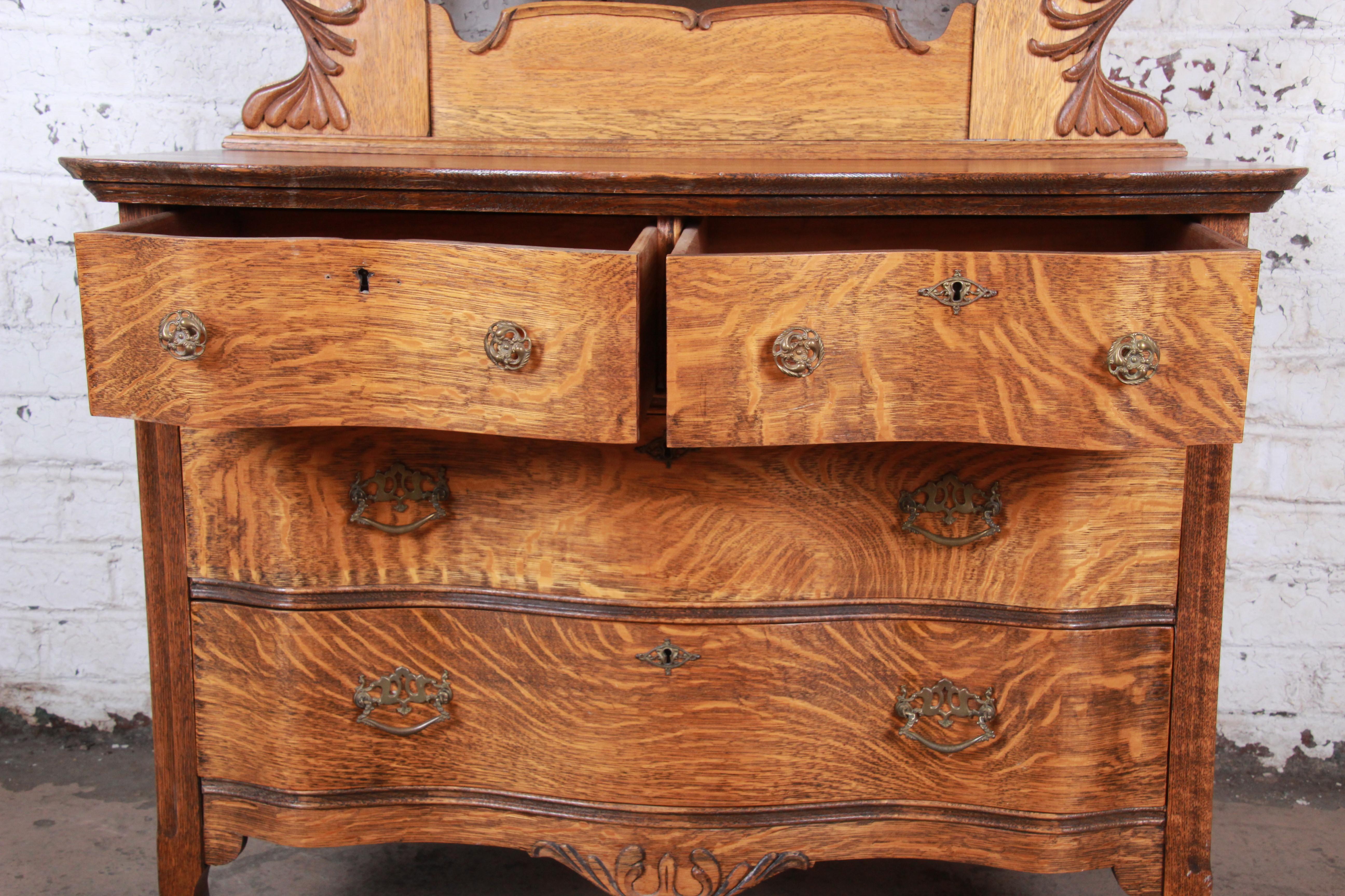 Antique Carved Tiger Oak Dresser with Mirror, circa 1900 2