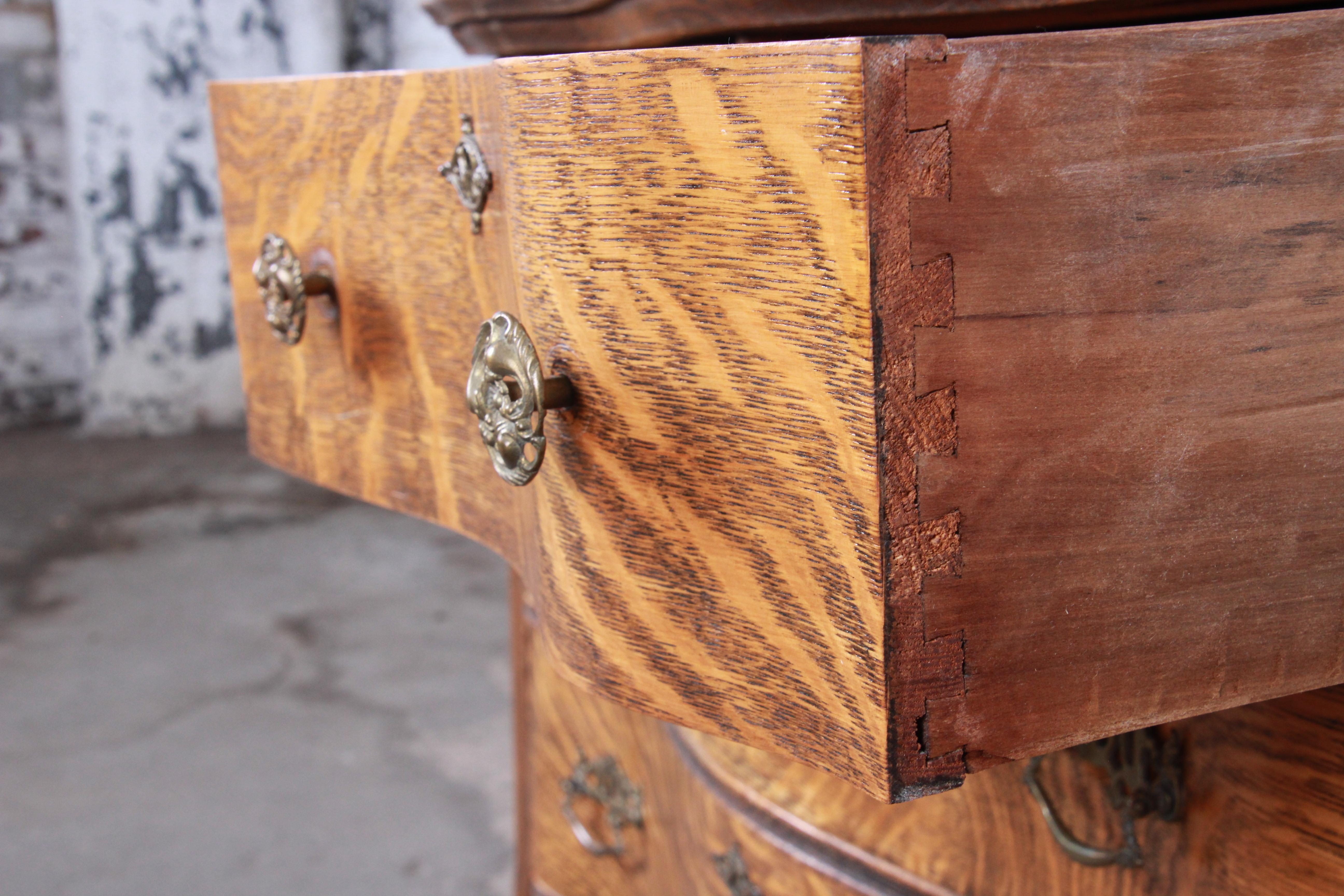 Antique Carved Tiger Oak Dresser with Mirror, circa 1900 4