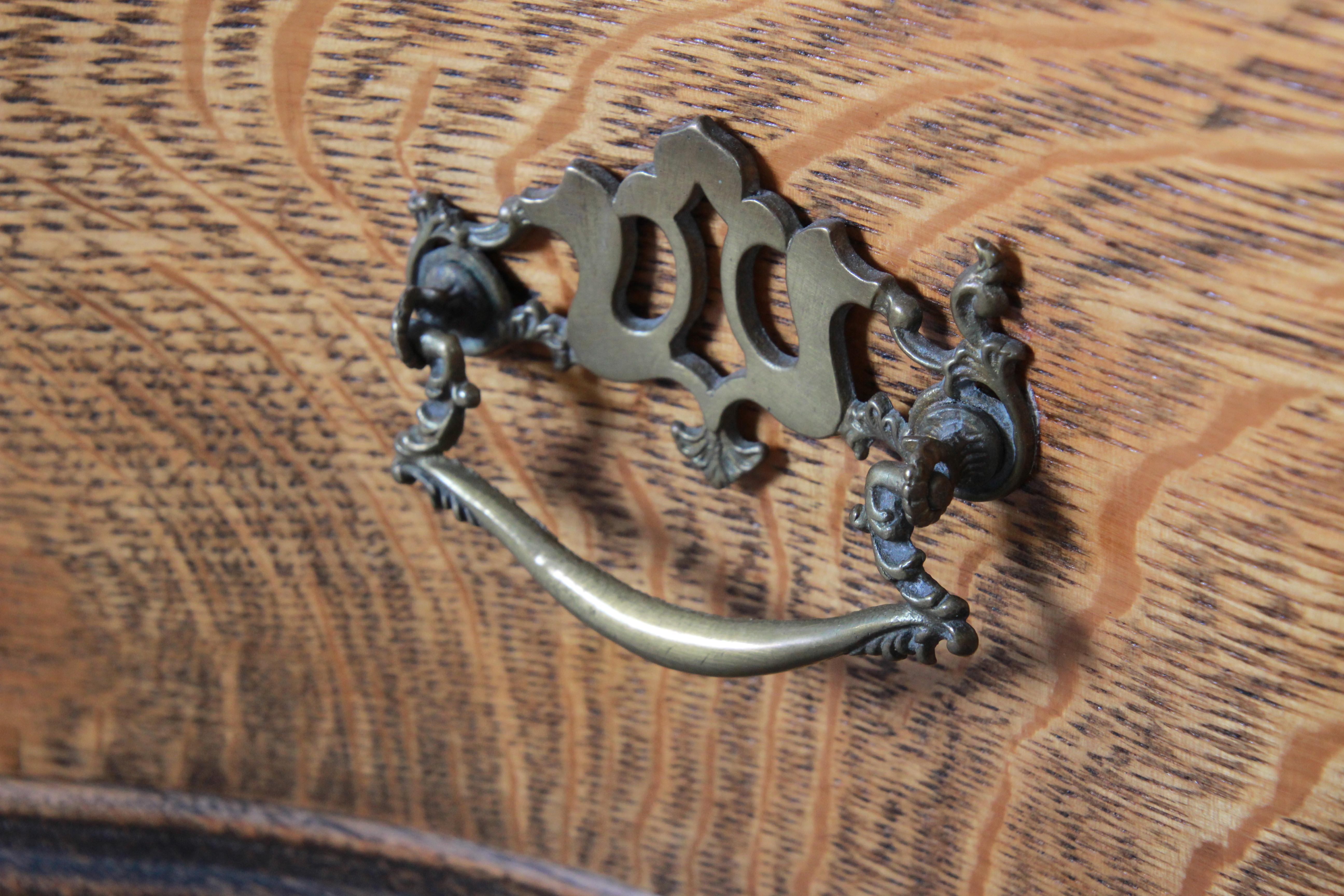 Antique Carved Tiger Oak Dresser with Mirror, circa 1900 5