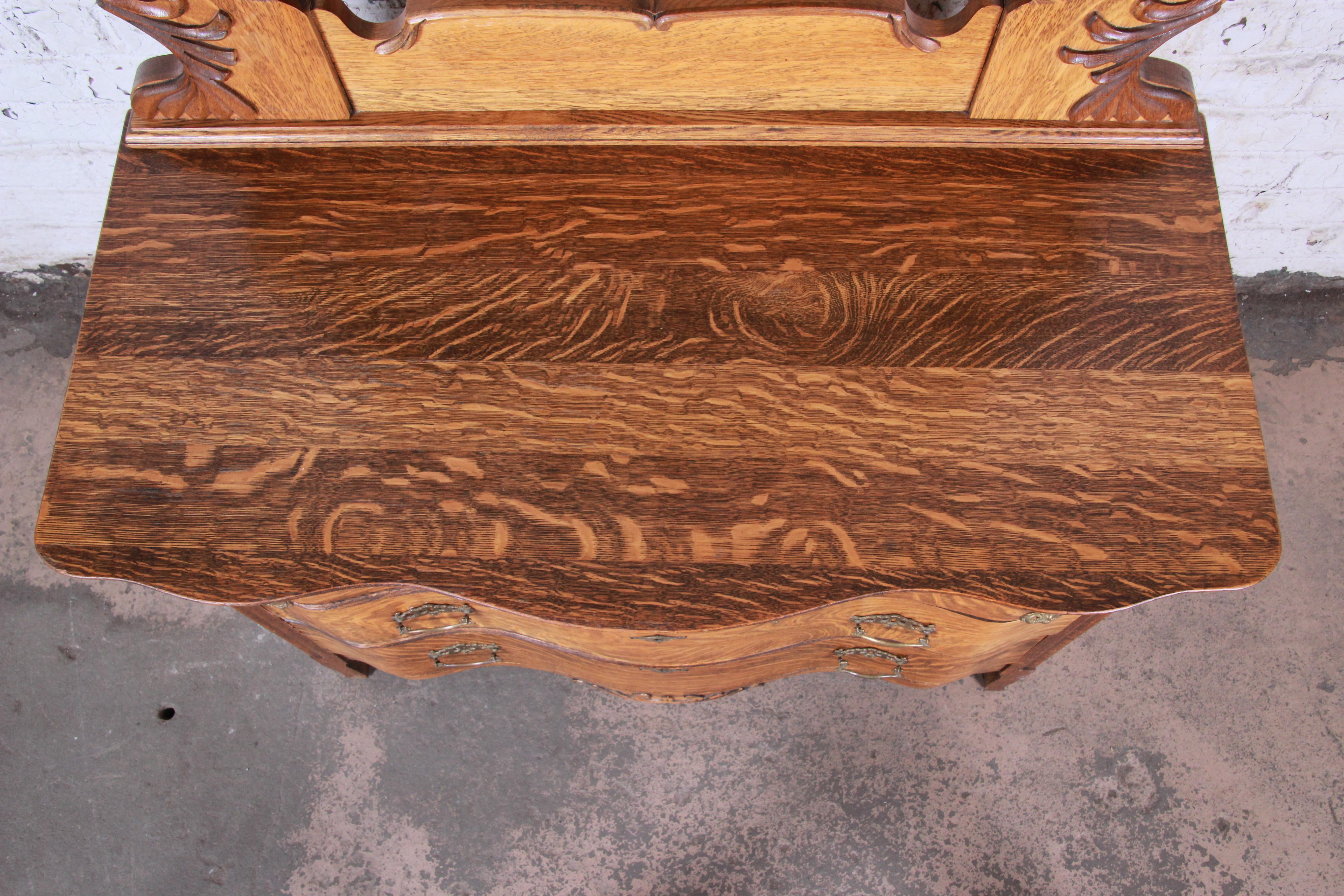 Early 20th Century Antique Carved Tiger Oak Dresser with Mirror, circa 1900