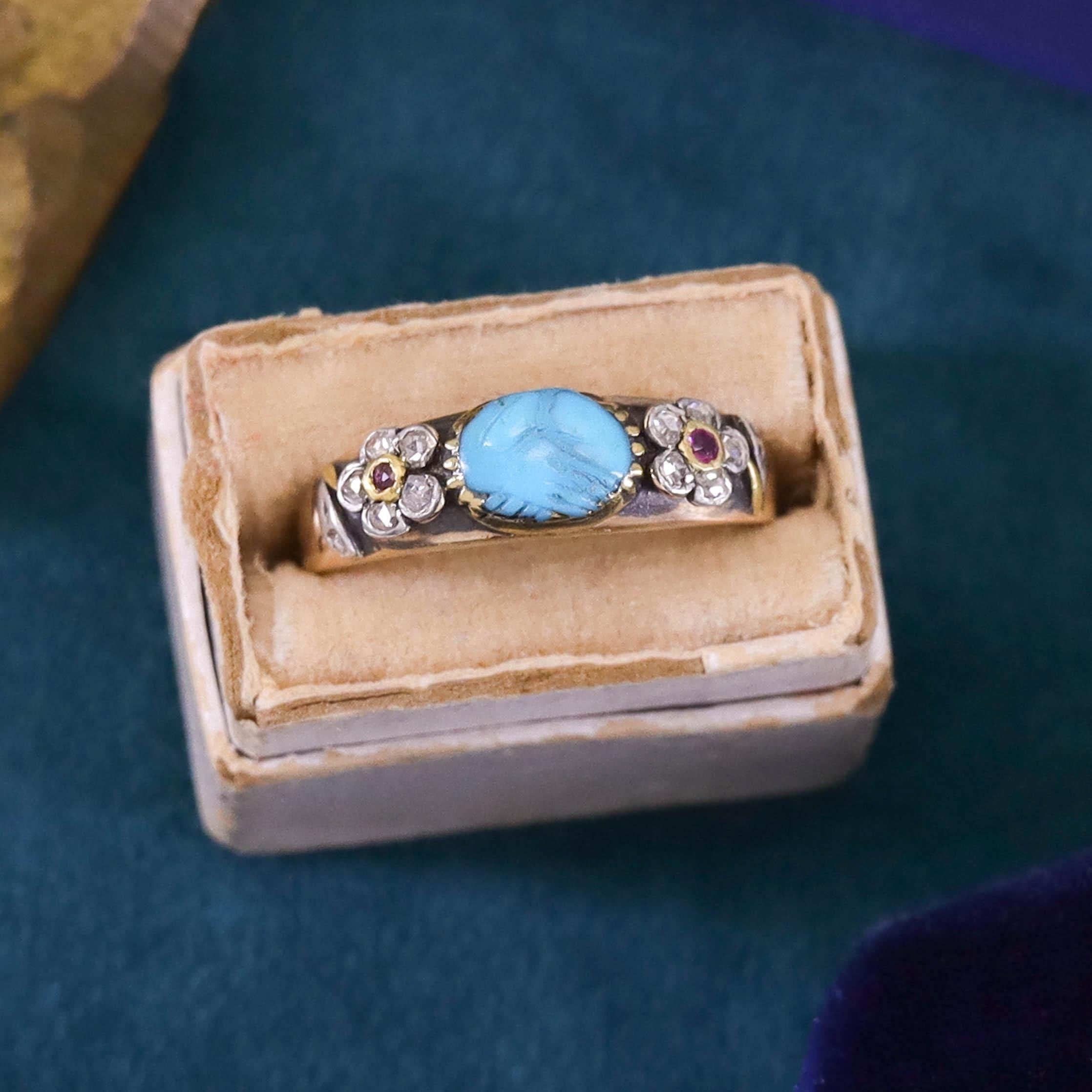 Women's or Men's Antique Carved Turquoise Fede Ring of 15ct Gold For Sale