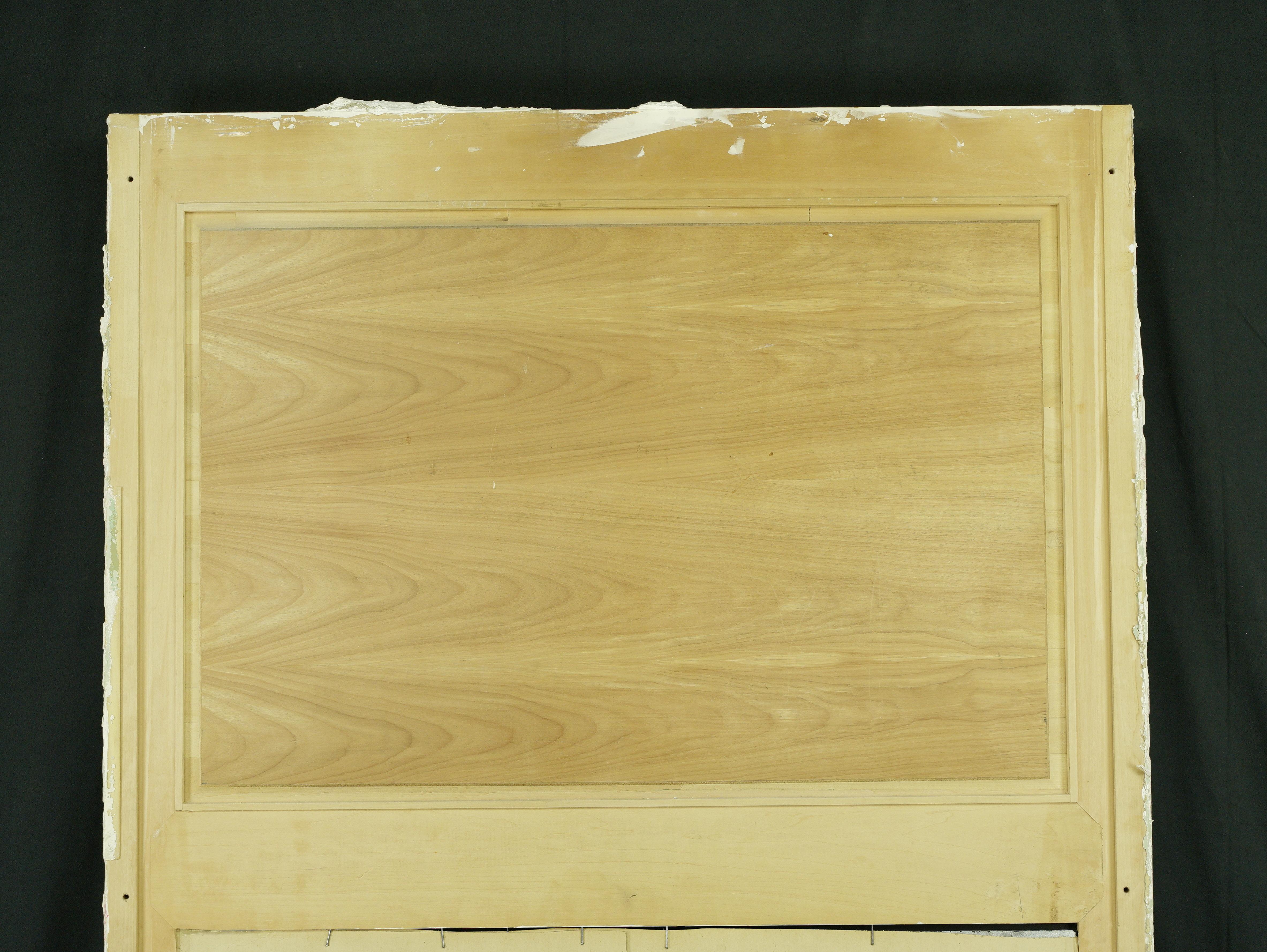 Miroir ancien en bois blanc sculpté en forme d'urne en vente 9
