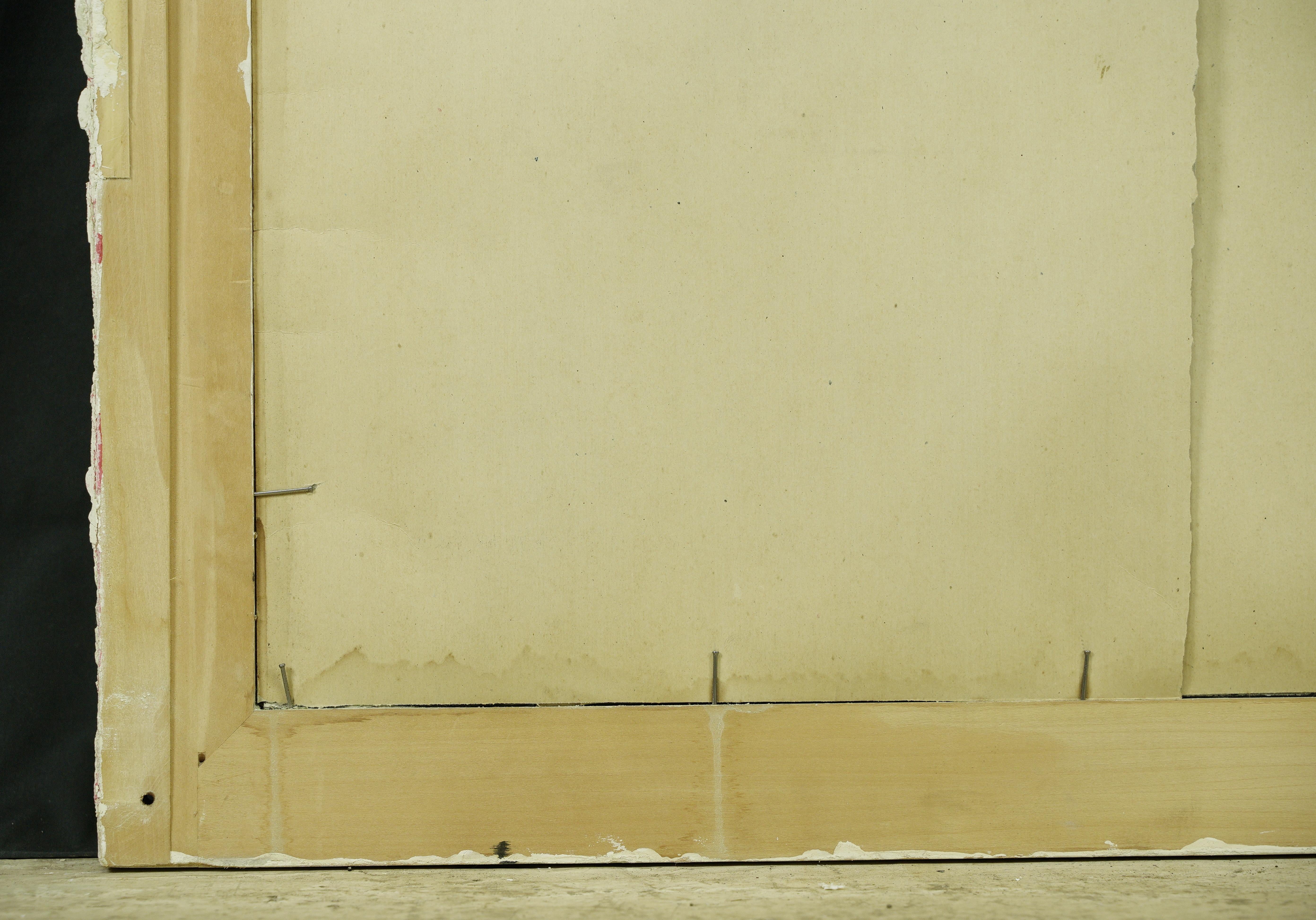 Miroir ancien en bois blanc sculpté en forme d'urne en vente 11