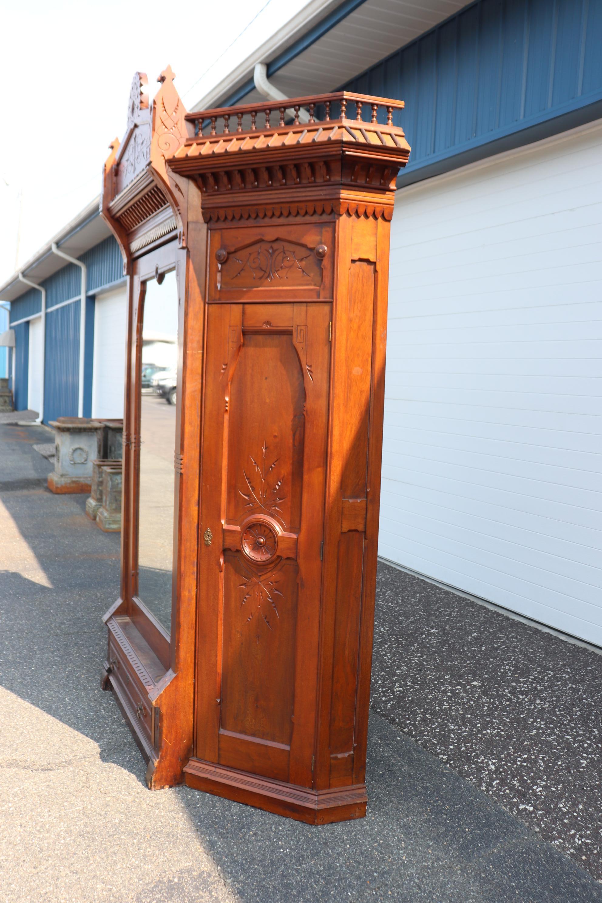 Antique Carved Walnut American Victorian Armoire Attributed to Daniel Pabst In Good Condition For Sale In Swedesboro, NJ