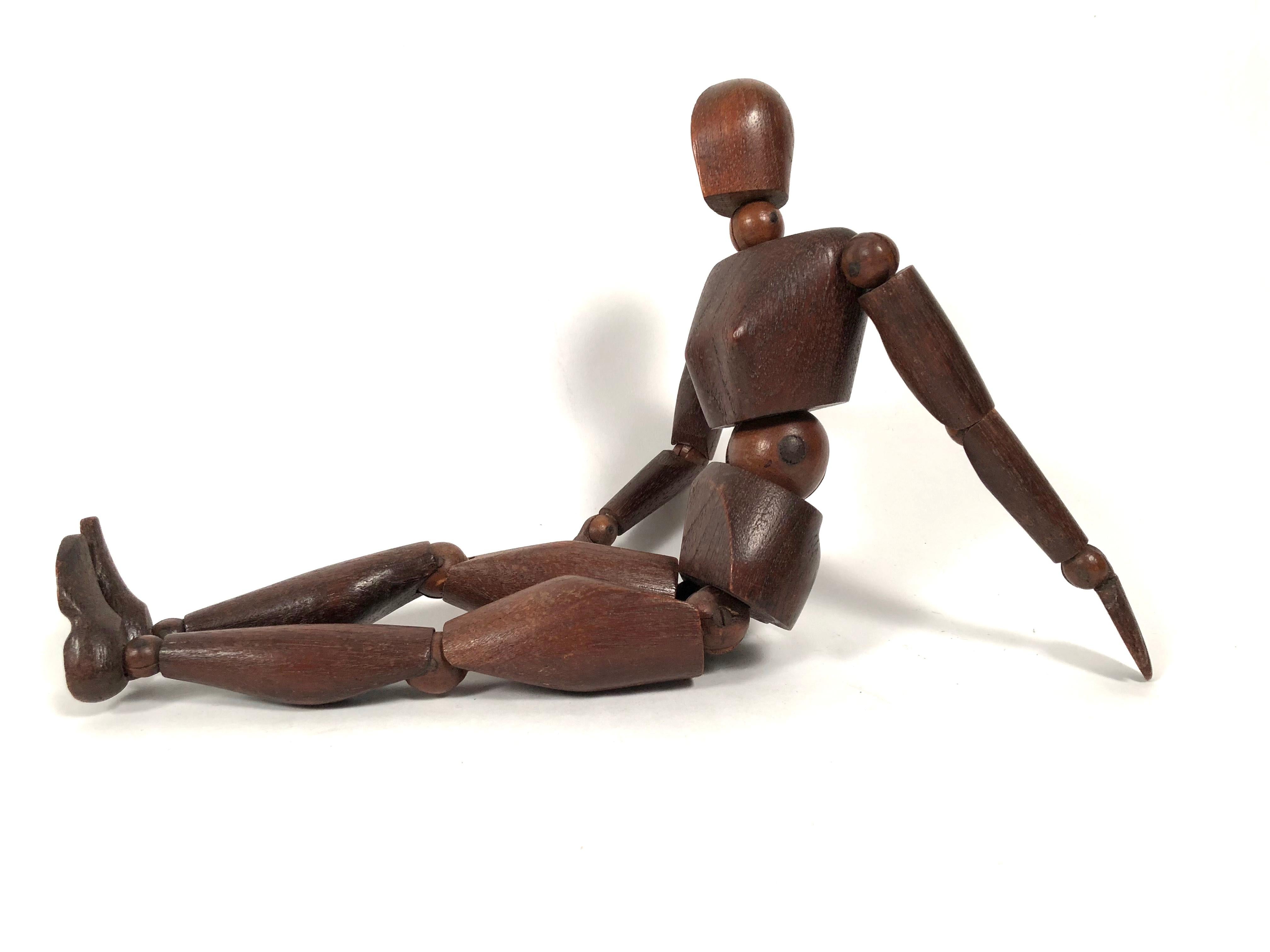 Antique Carved Walnut Articulated Artist's Figure Model In Good Condition In Essex, MA
