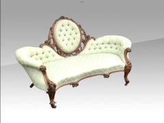 Antike geschnitzte Nussbaum Cameo Settee