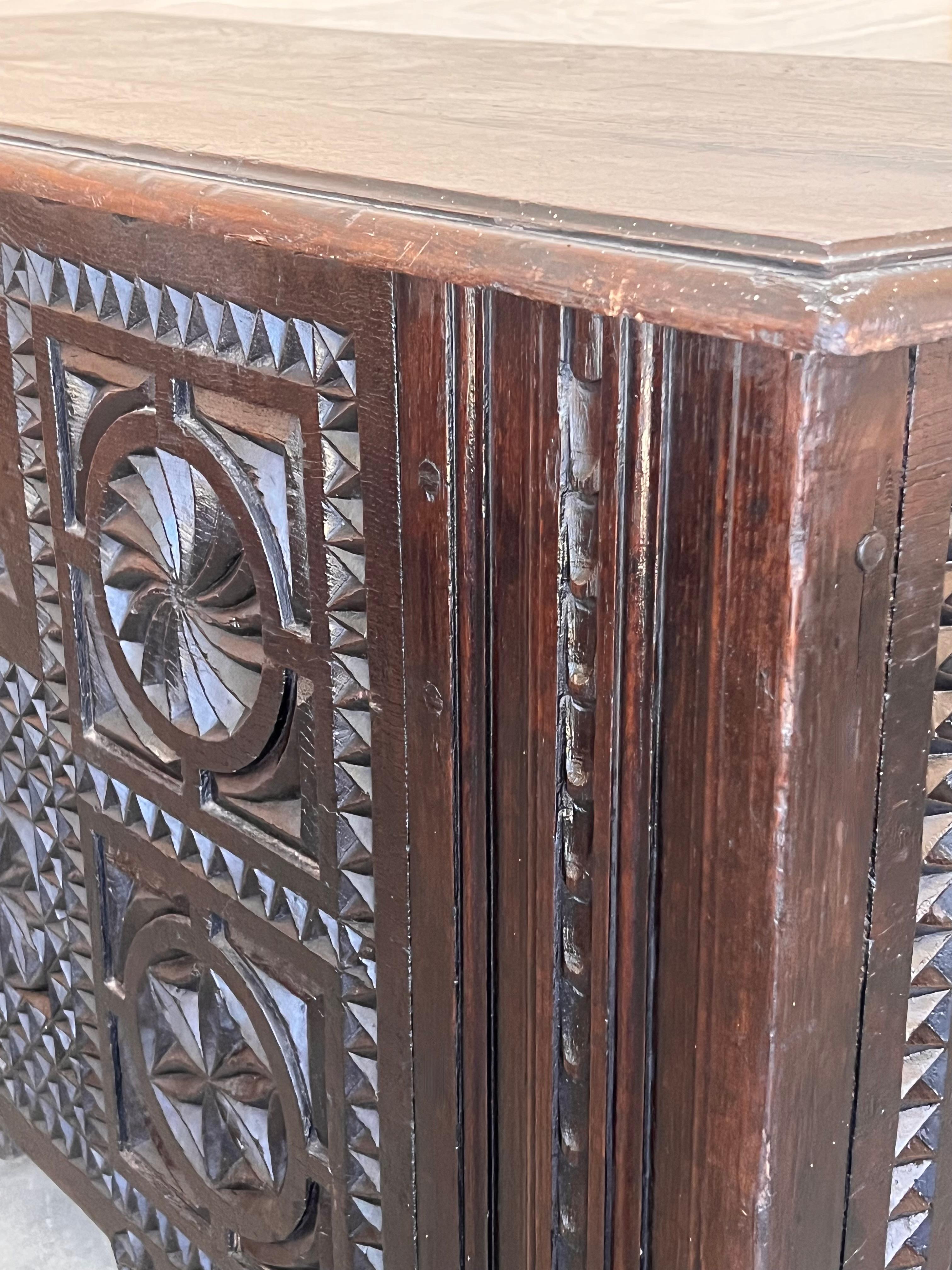 Antique Carved Walnut Large Kutxa Trunk from the Basque Country, Early 1800s For Sale 4