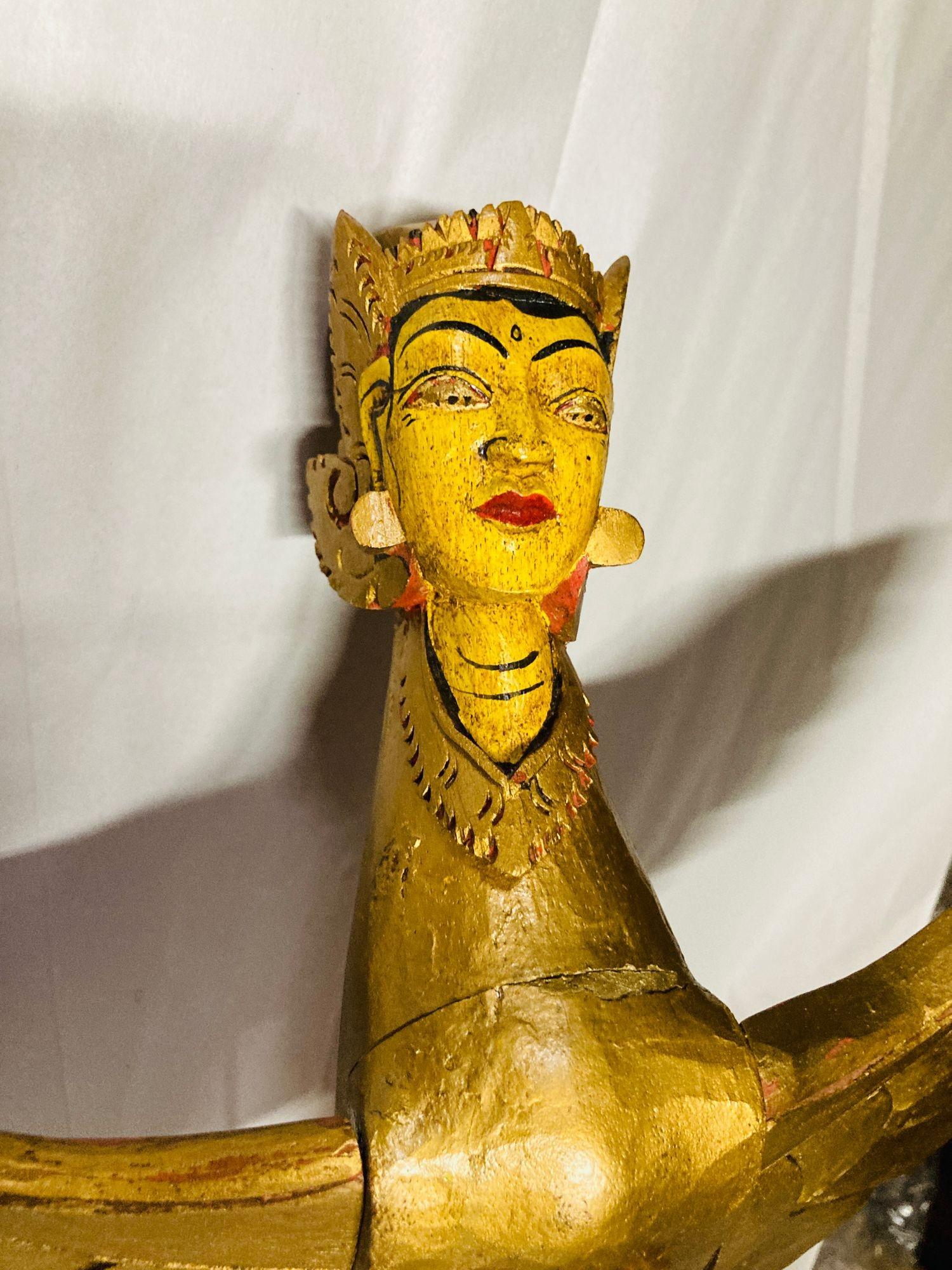 Antiguo Tallado Alado KINNARA Diosa Alada Tailandia en Bueno estado para la venta en North Hollywood, CA
