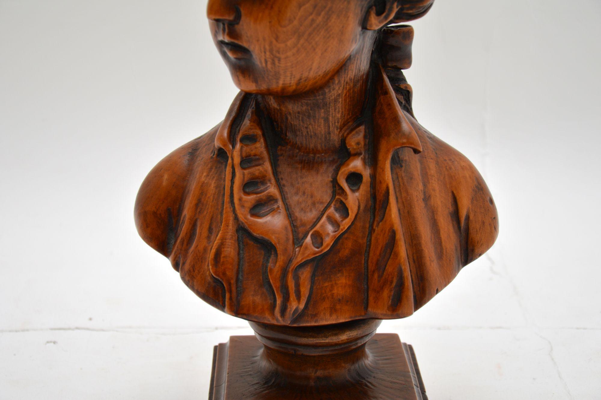 Antique Carved Wood Bust of a Sailor In Good Condition For Sale In London, GB