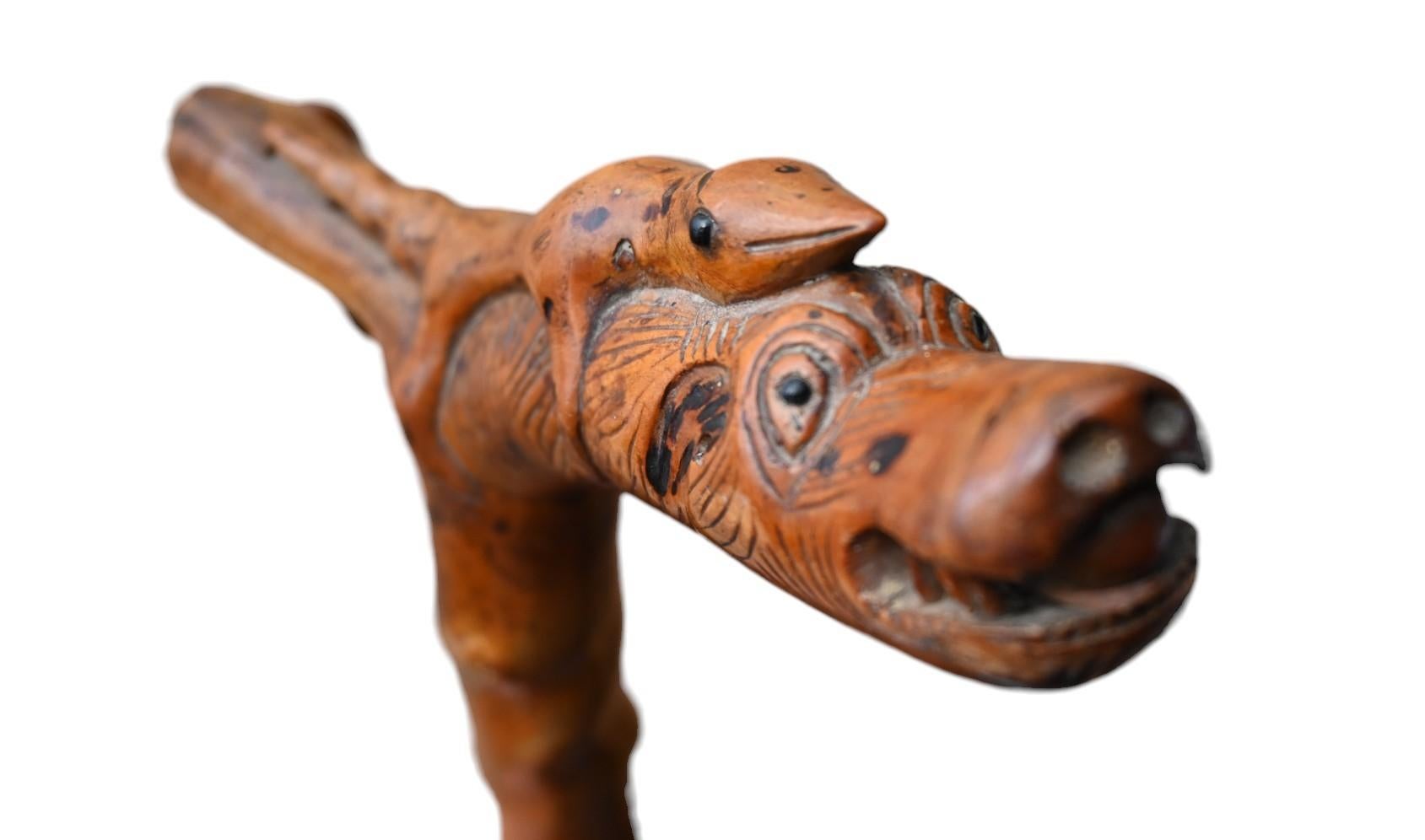 Canne ancienne en Wood Carved - art populaire,  Poignée fantastique , 19e siècle en vente 2