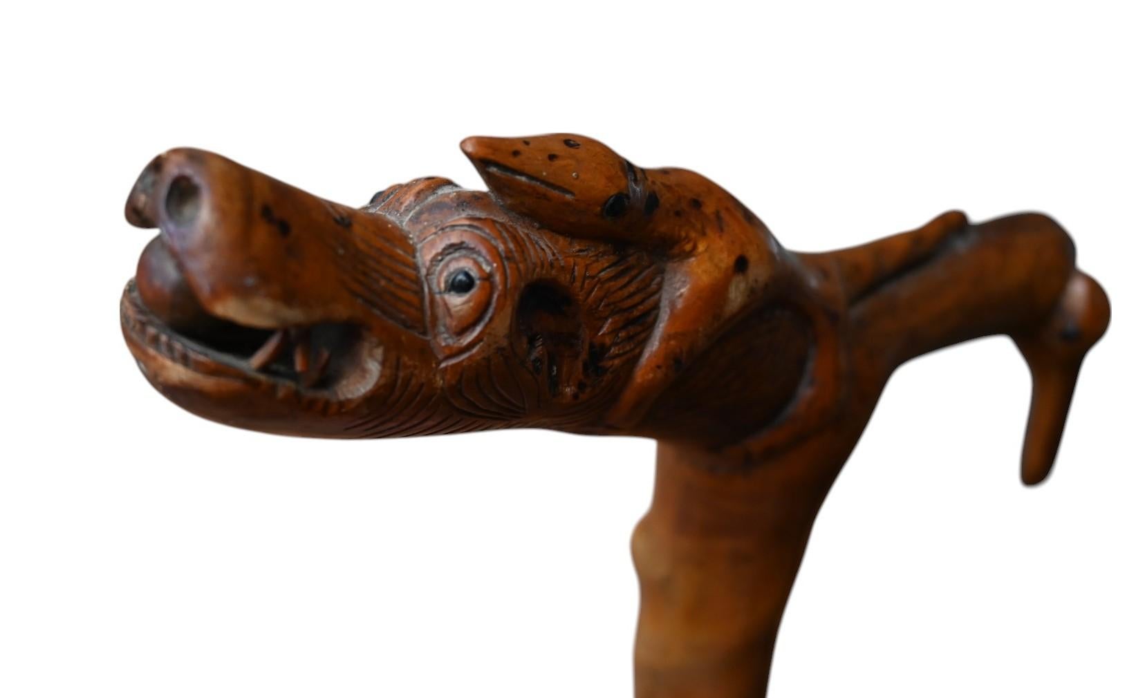 Canne ancienne en Wood Carved - art populaire,  Poignée fantastique , 19e siècle en vente 3
