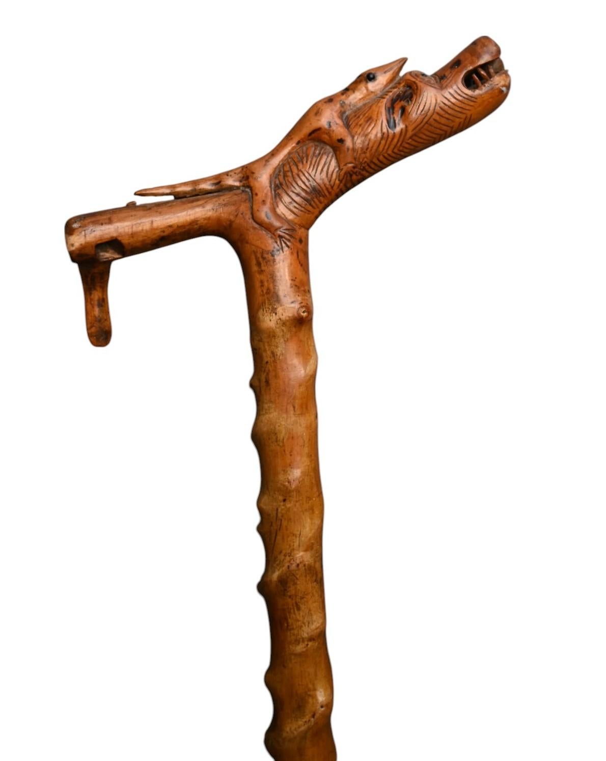 Canne ancienne en Wood Carved - art populaire,  Poignée fantastique , 19e siècle Bon état - En vente à Bilzen, BE