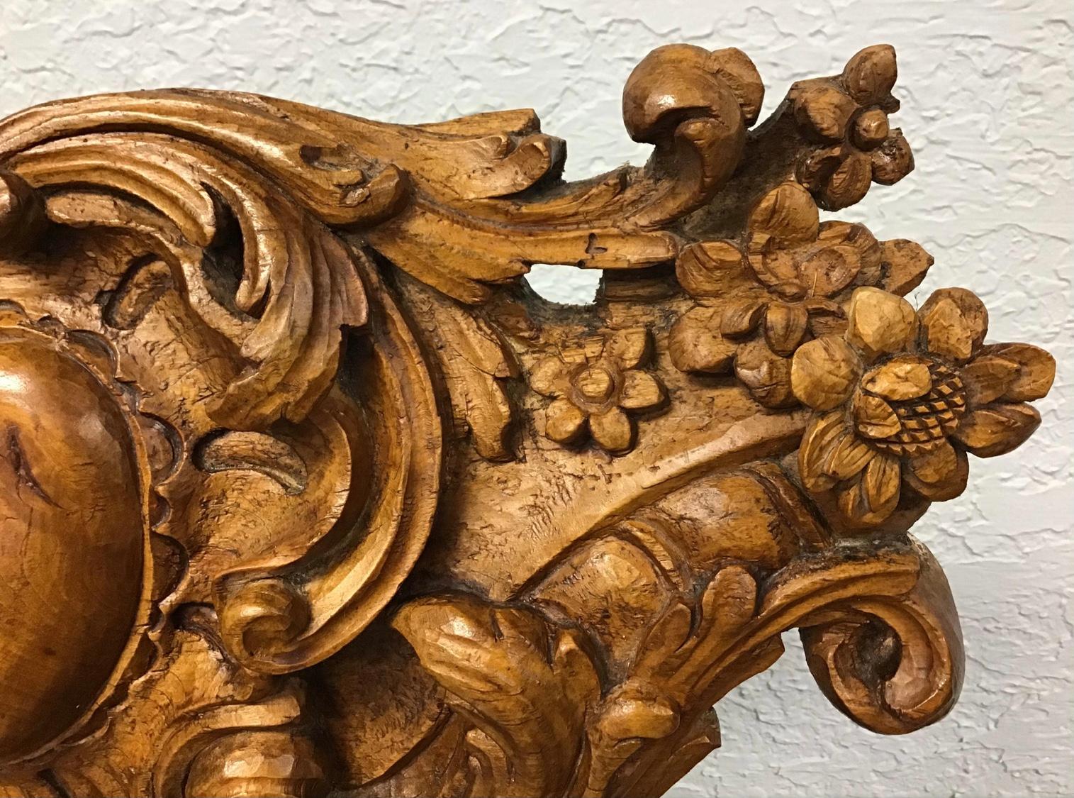 Hand-Carved Antique Carved Wood Cartouche, a Pair For Sale