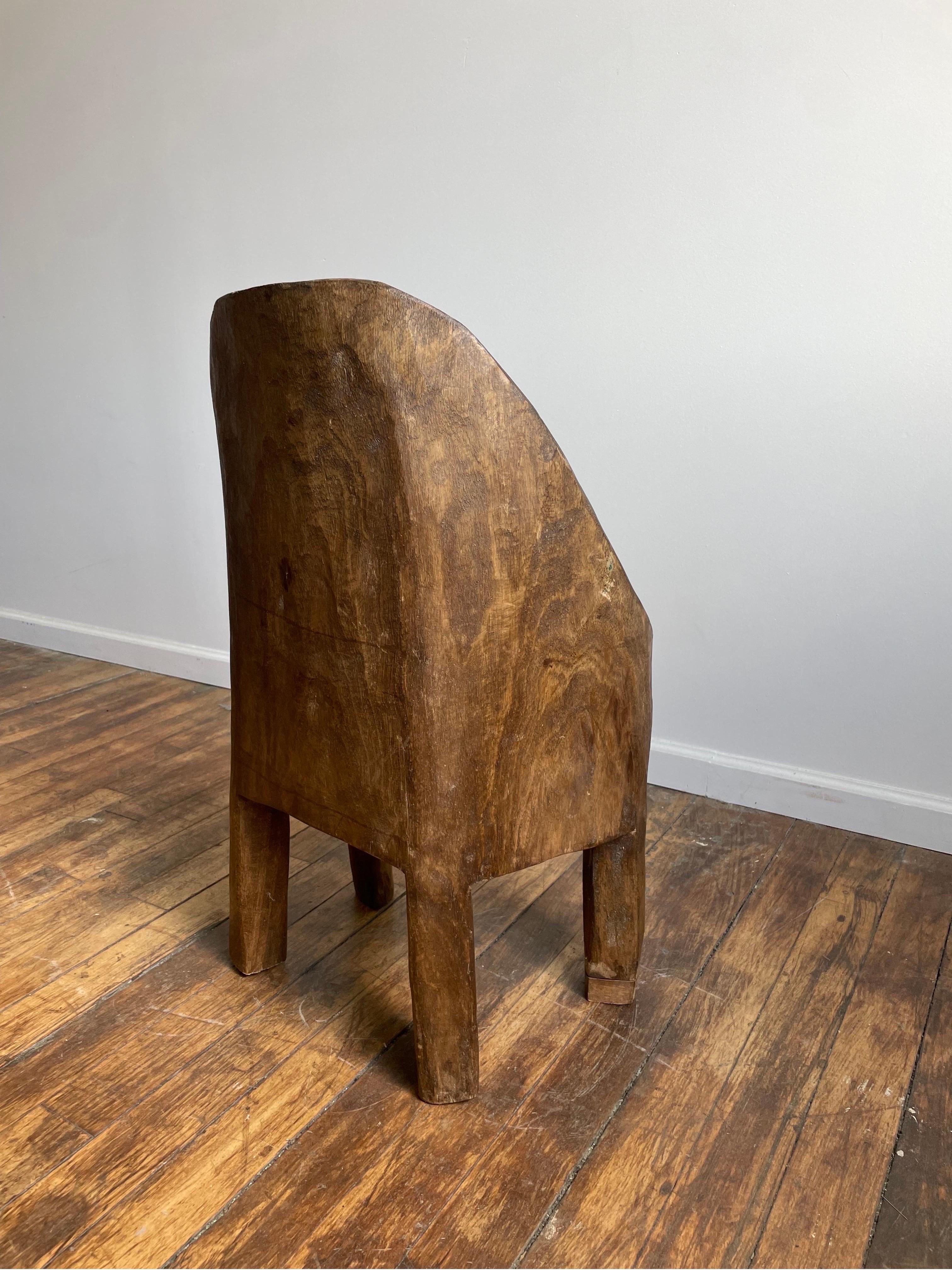 Sculpté Chaise ancienne en bois sculpté n°1  en vente