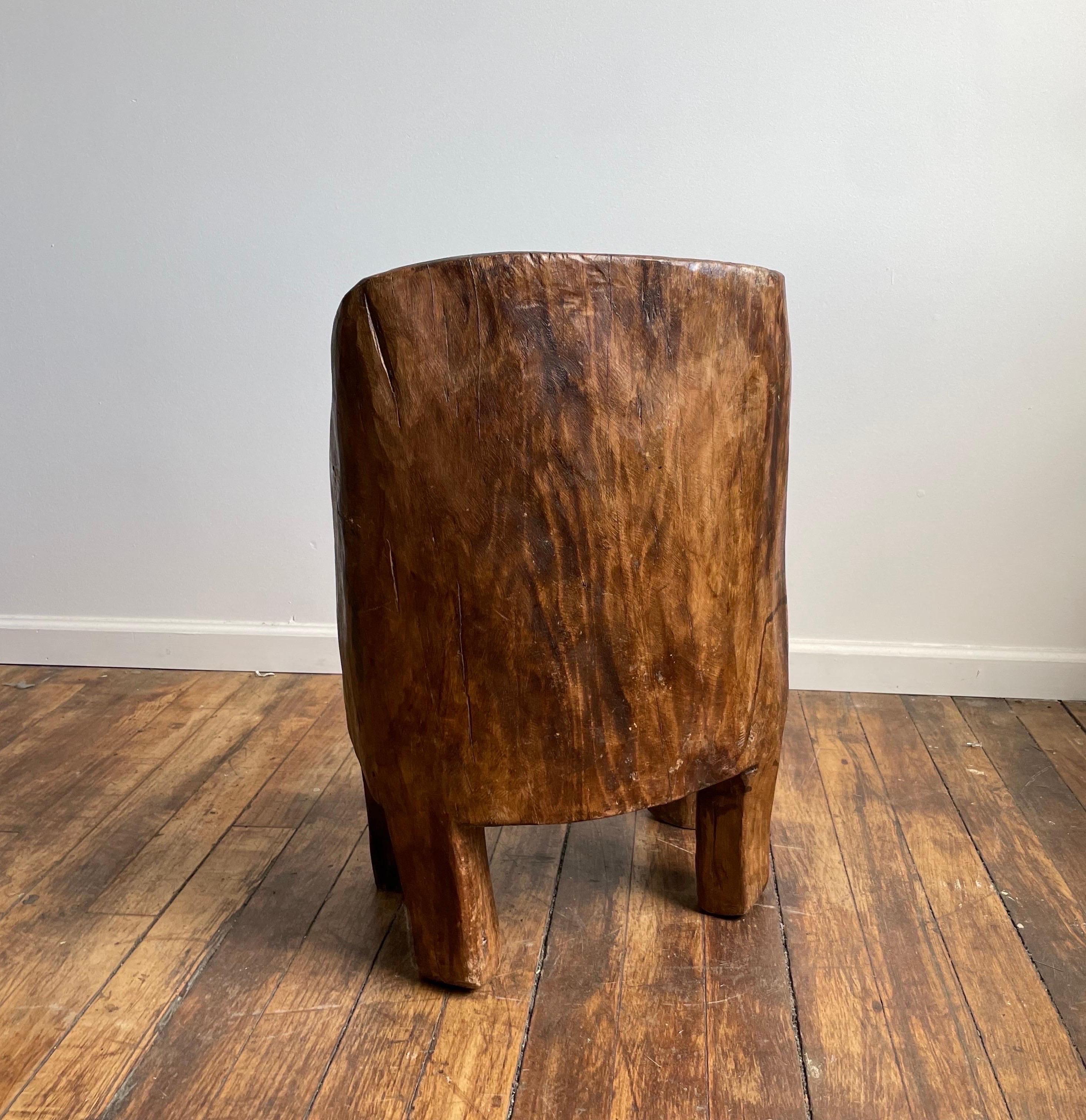 Indien Chaise ancienne en bois sculpté n° 2 en vente