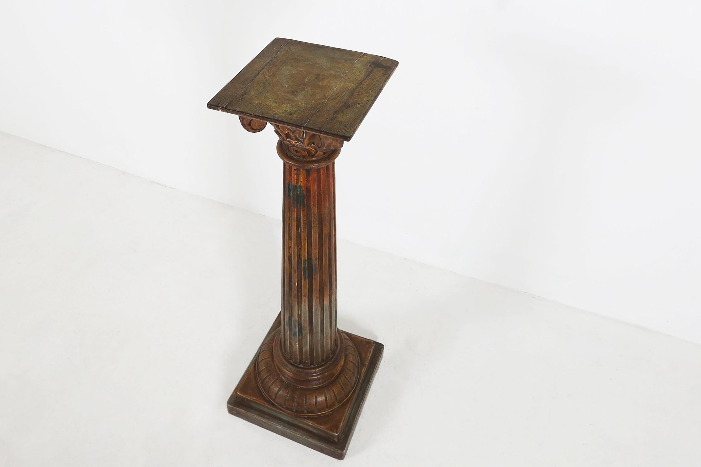Columna o pedestal corintio antiguo de madera tallada, Francia ca. 1890 Romántico en venta