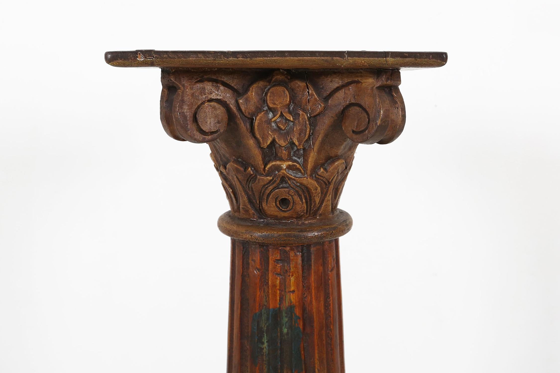 Columna o pedestal corintio antiguo de madera tallada, Francia ca. 1890 Tallado en venta