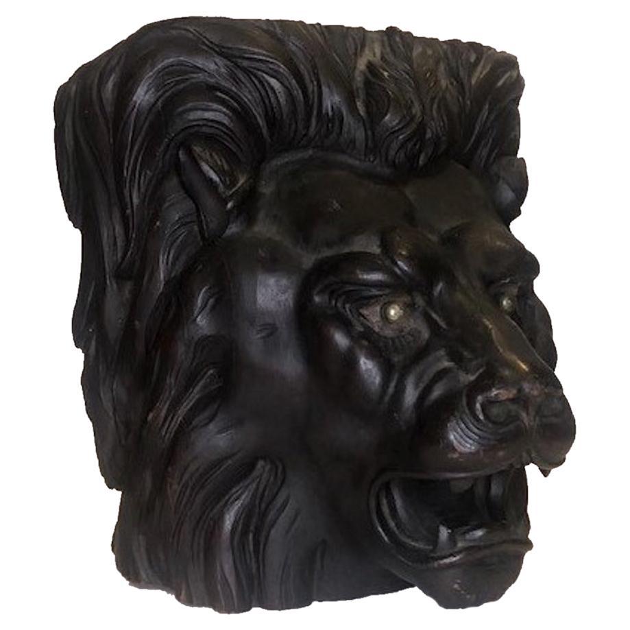 Tête de lion en bois sculpté d'antiquités provenant d'un bar de Manhattan, vers 1880-1890
