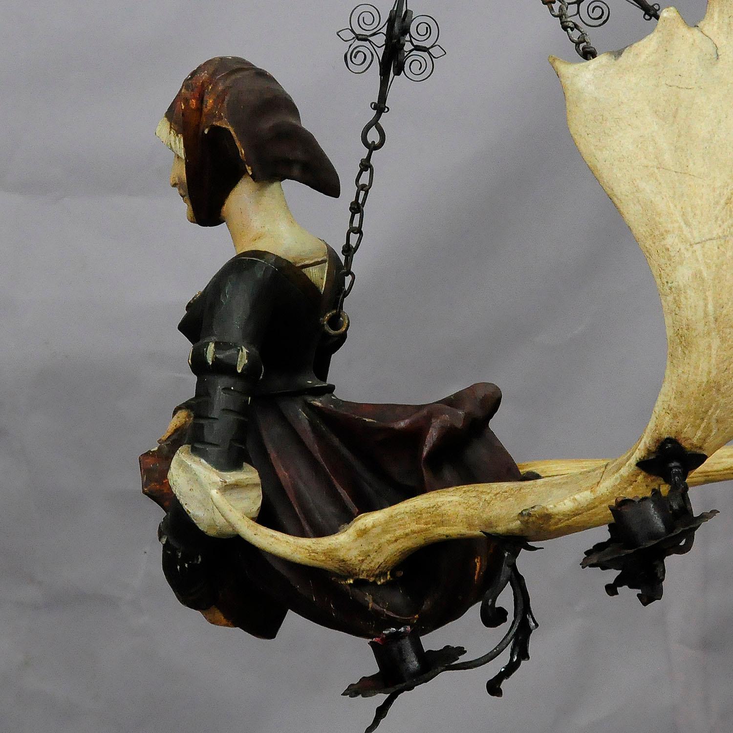 Antique Carved Wood Lusterweibchen of a Victorian Lady In Good Condition In Berghuelen, DE