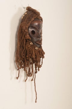 Antike geschnitzte Holzmaske