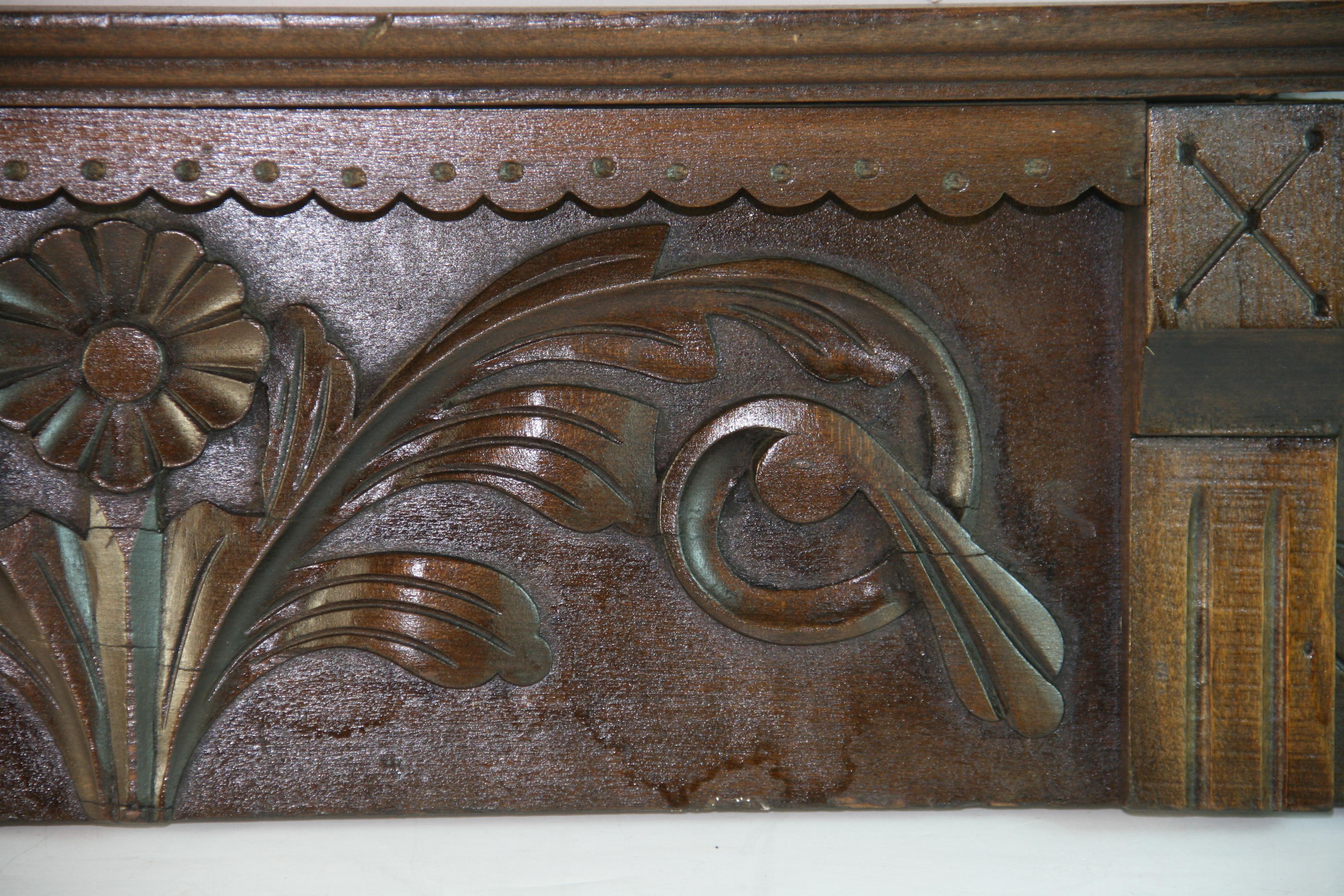 Antique Carved Wood Overdoor Architectural Element im Angebot 5